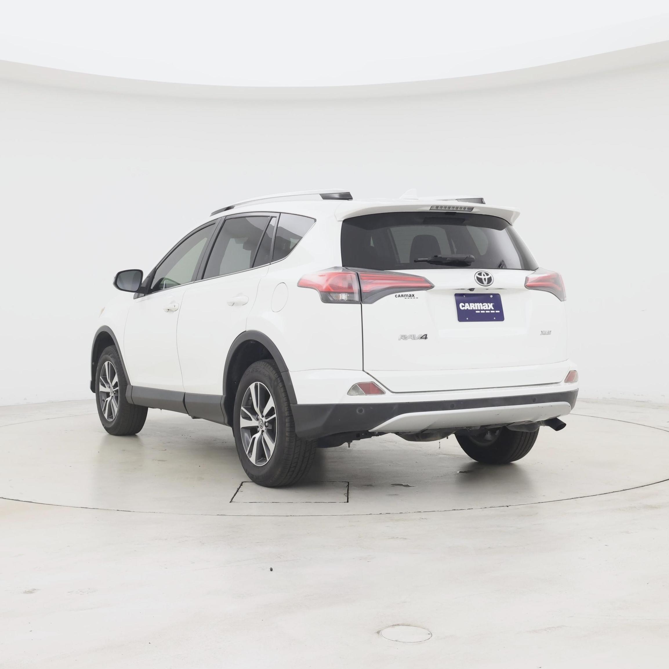 Thumbnail: 2016 Toyota RAV4 - 2