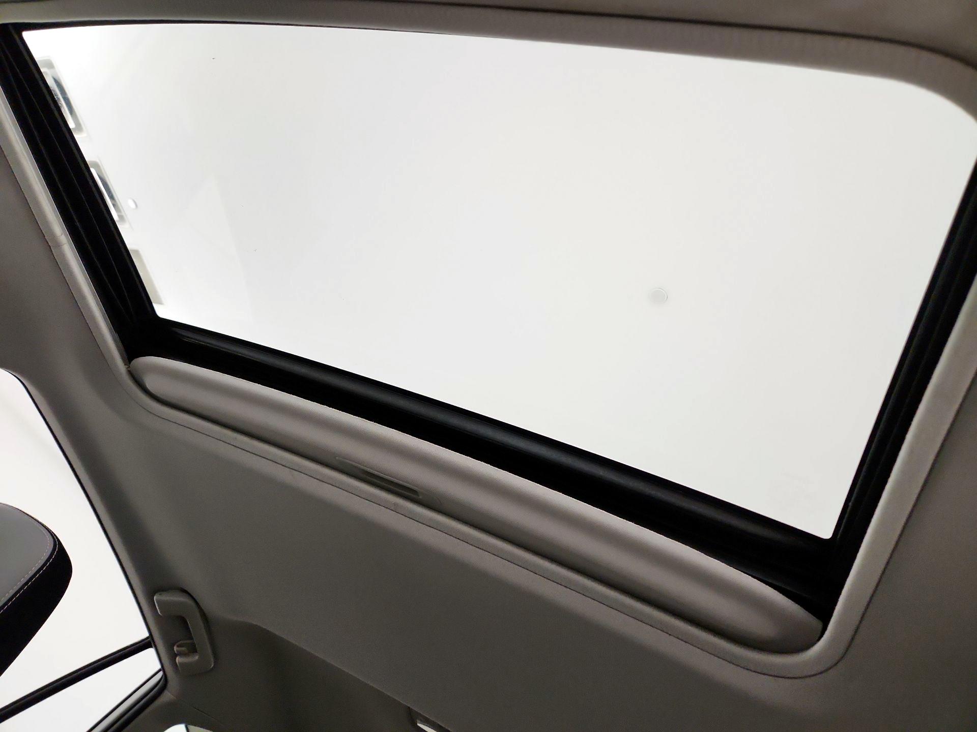 Thumbnail: 2016 Toyota RAV4 - 19