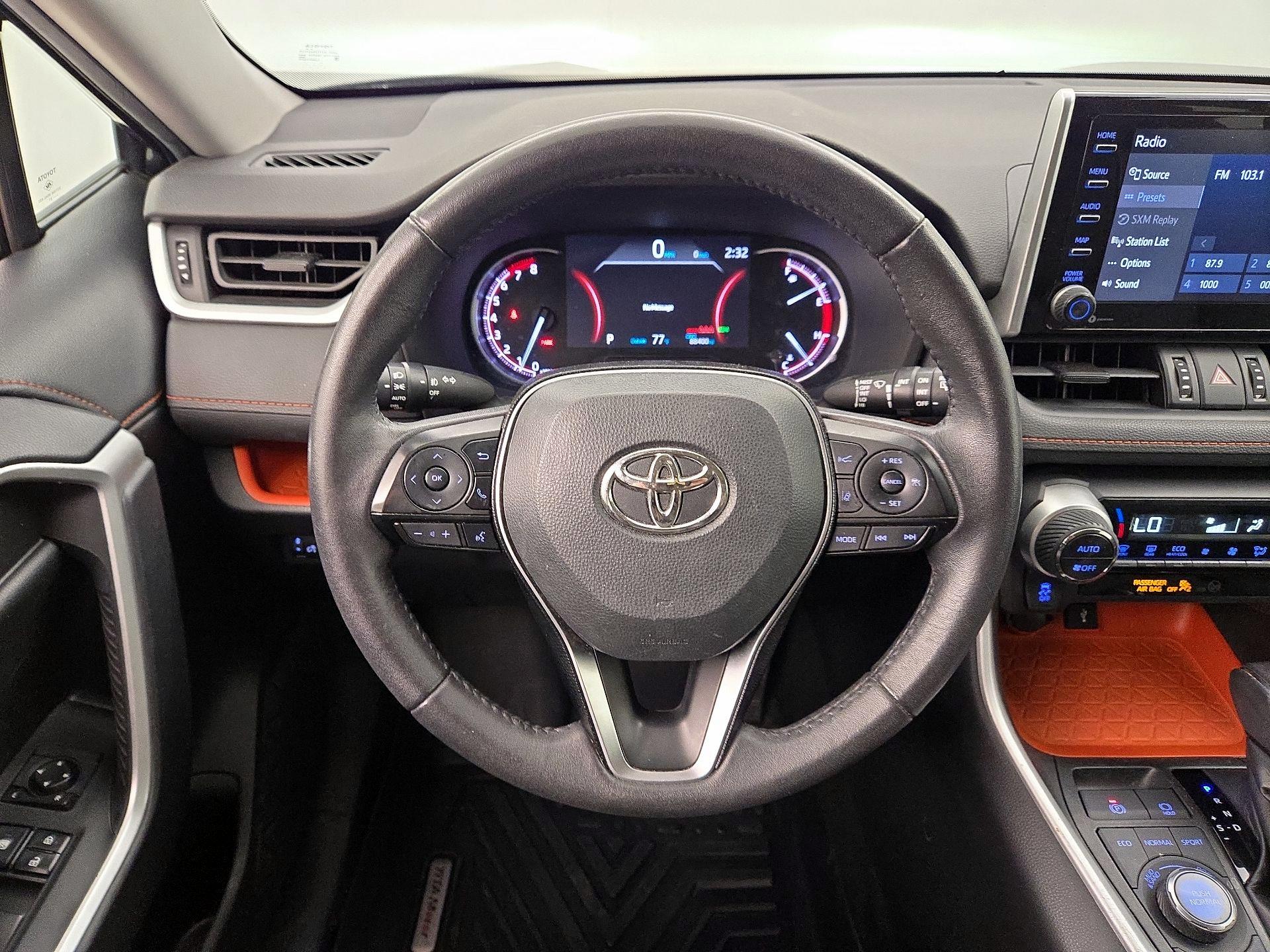 Thumbnail: 2021 Toyota RAV4 - 10
