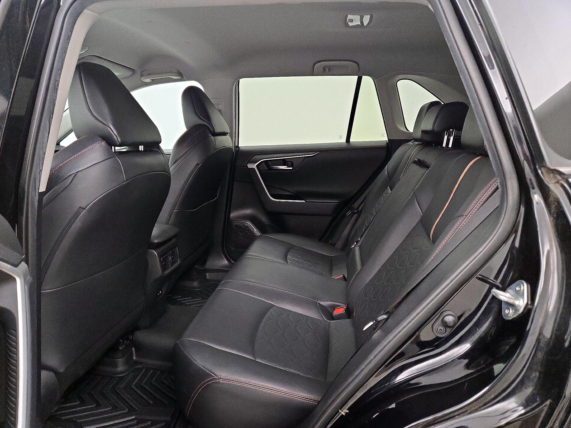Thumbnail: 2021 Toyota RAV4 - 19