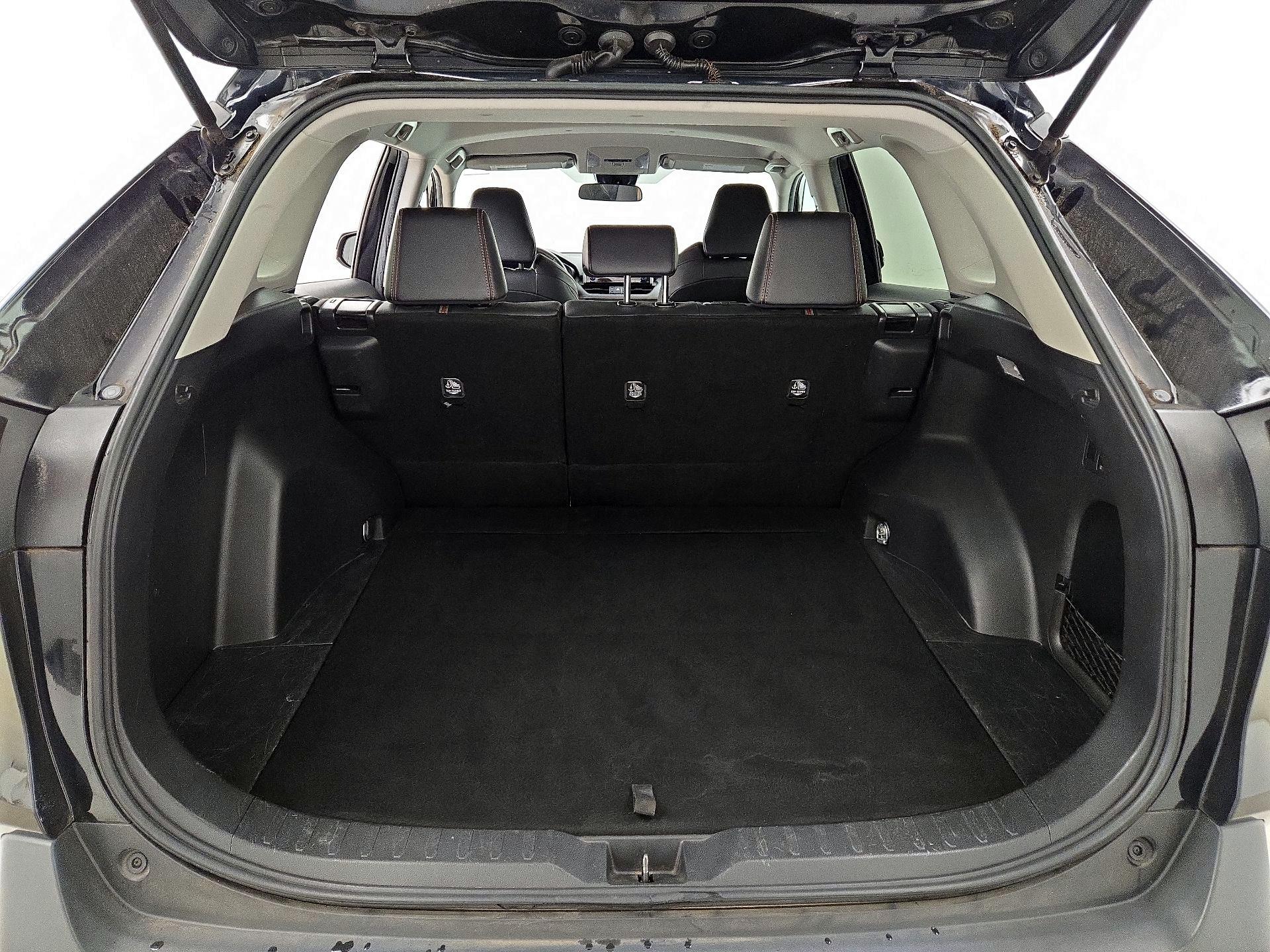 Thumbnail: 2021 Toyota RAV4 - 20
