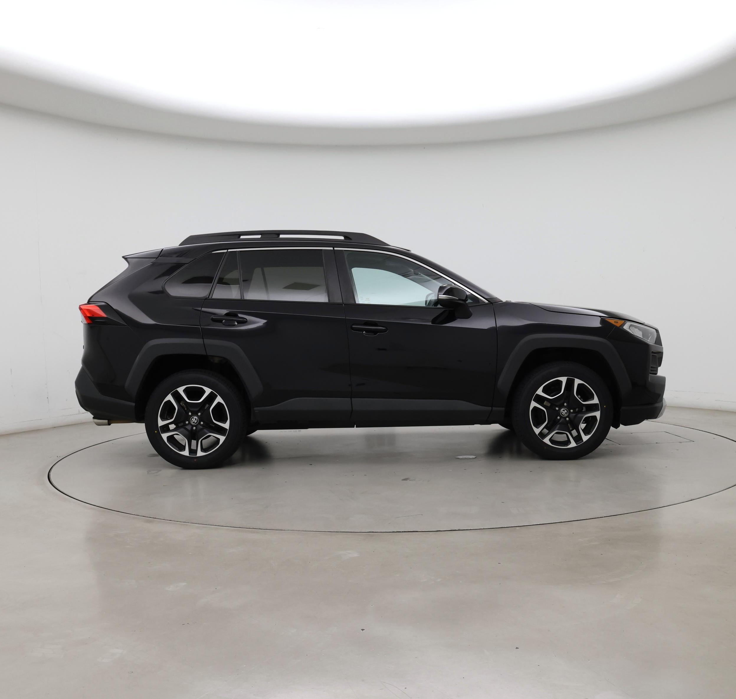 Thumbnail: 2021 Toyota RAV4 - 7
