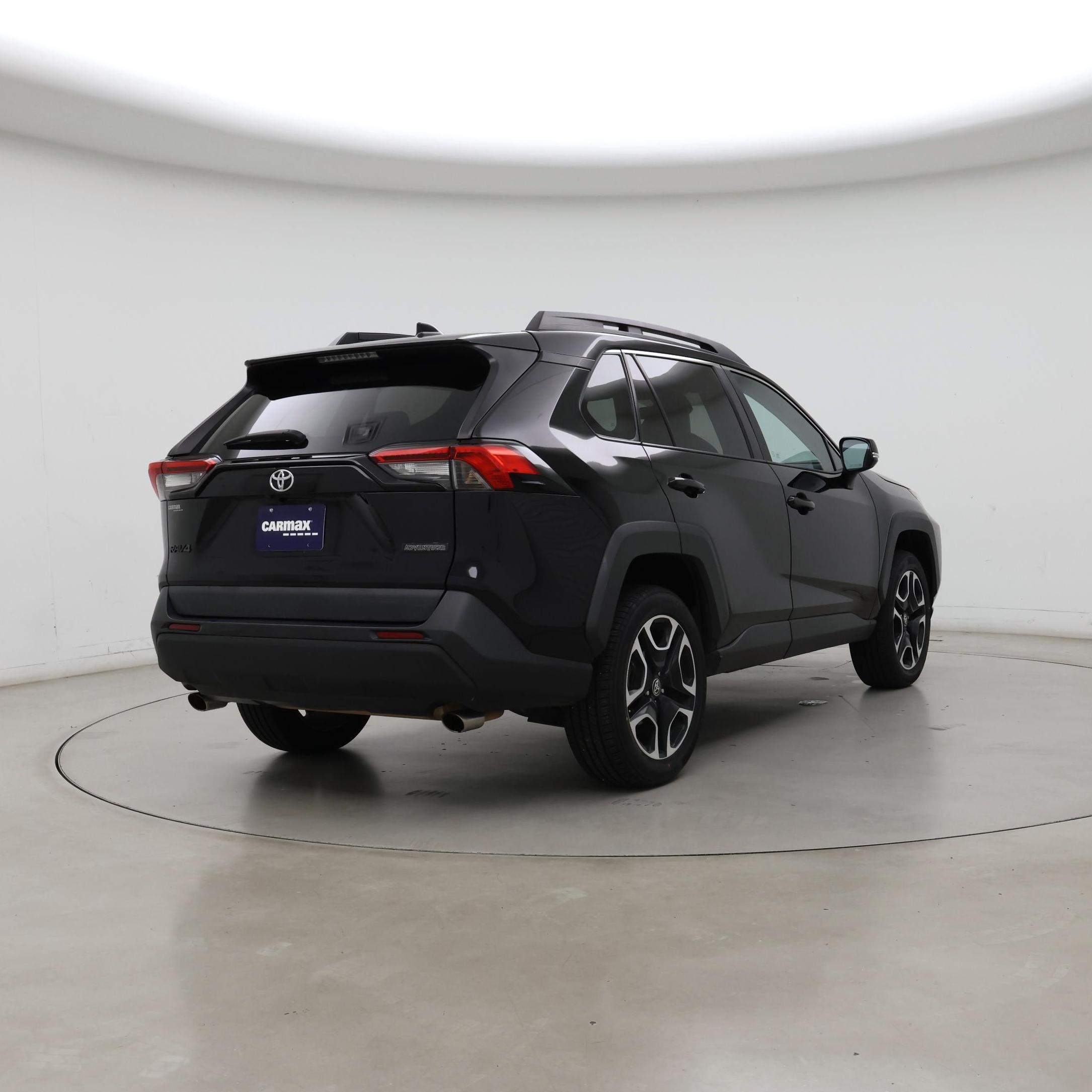 Thumbnail: 2021 Toyota RAV4 - 8