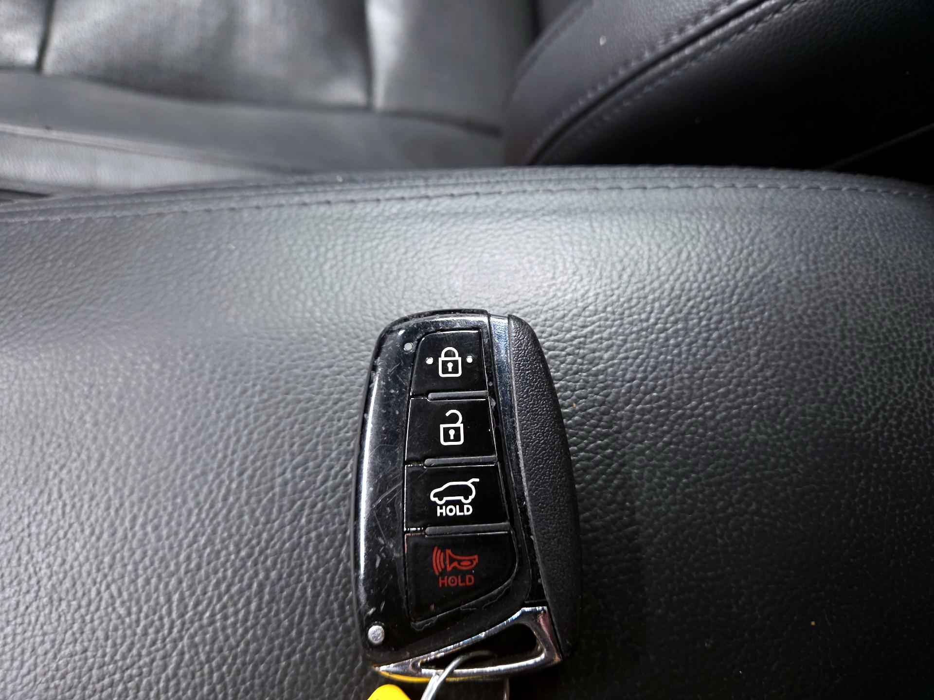 Thumbnail: 2014 Hyundai Santa Fe - 19