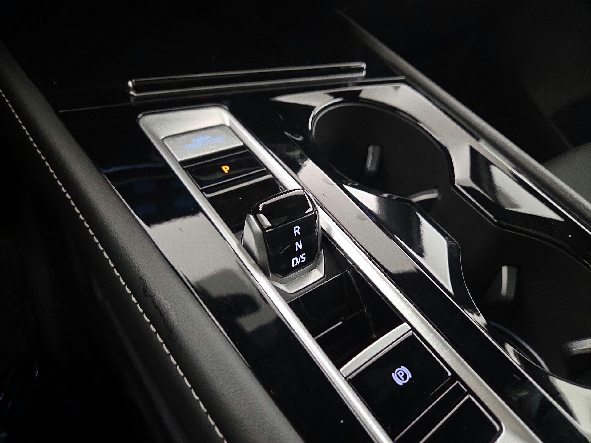 Thumbnail: 2024 Volkswagen Atlas - 16