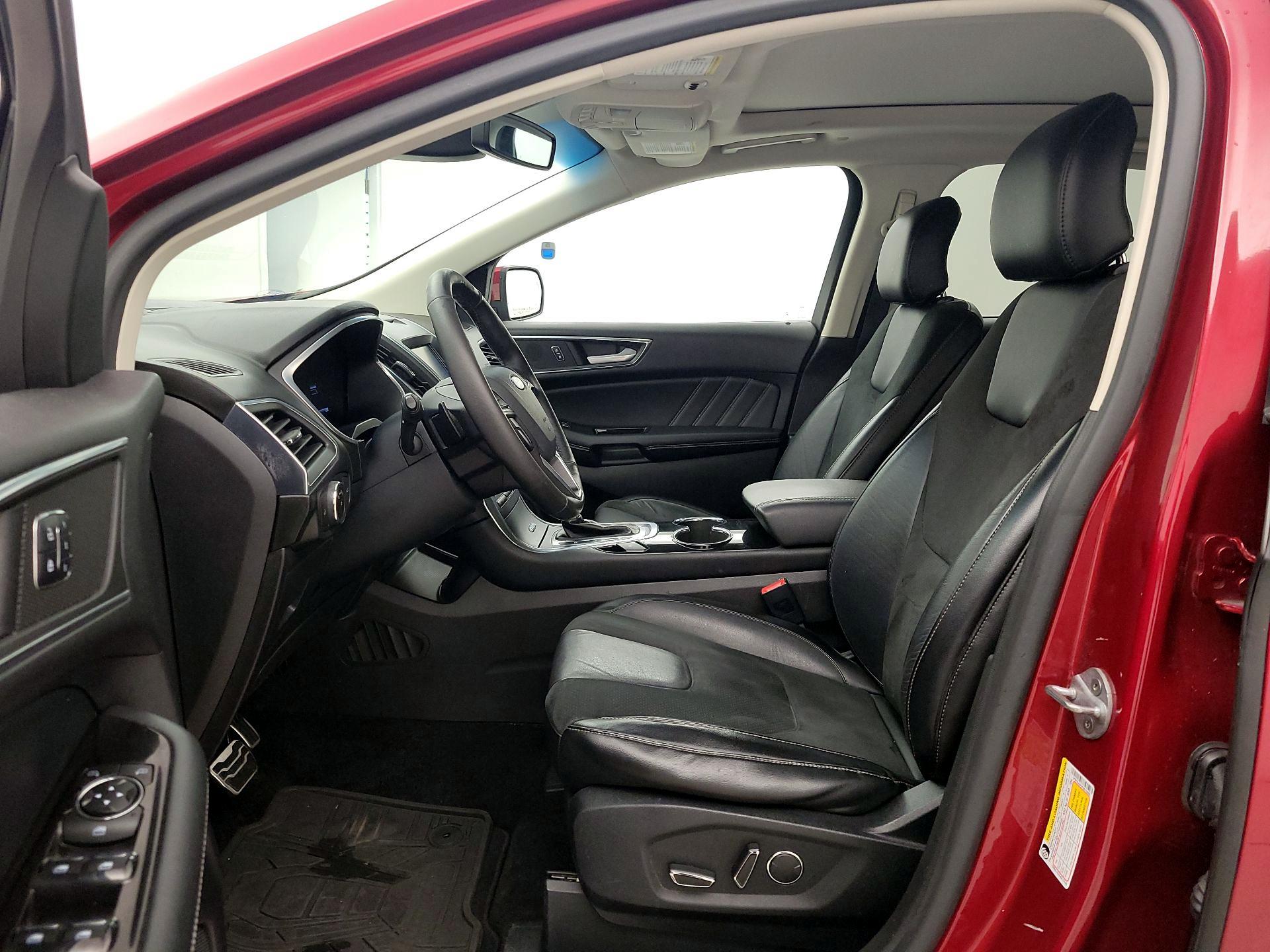 Thumbnail: 2015 Ford Edge - 11
