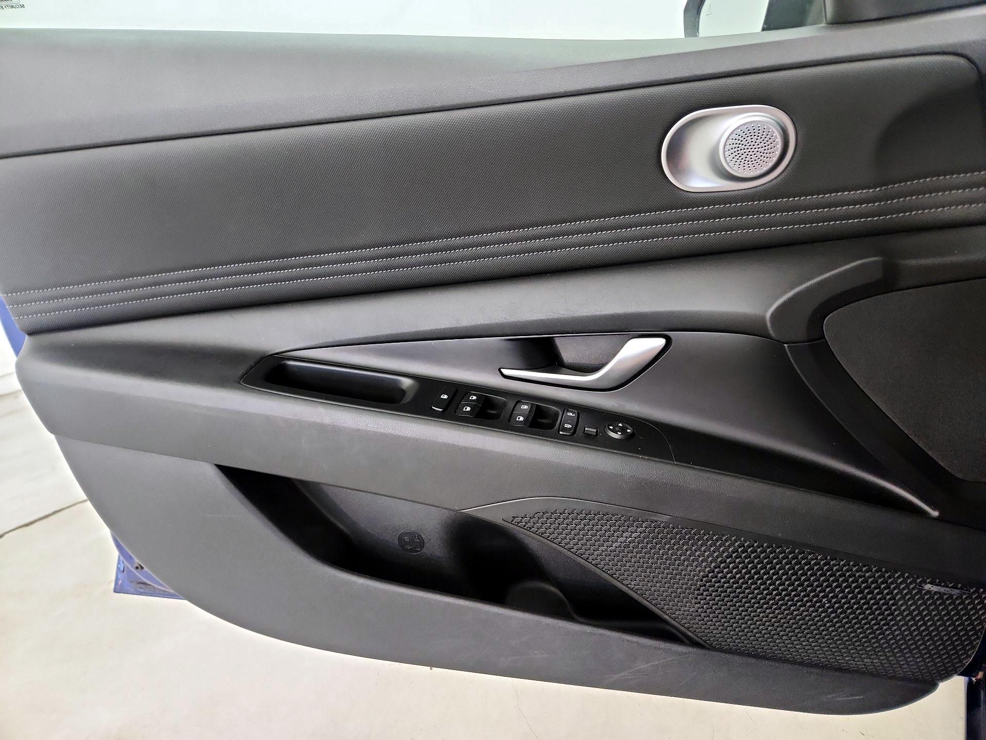 Thumbnail: 2021 Hyundai Elantra - 12