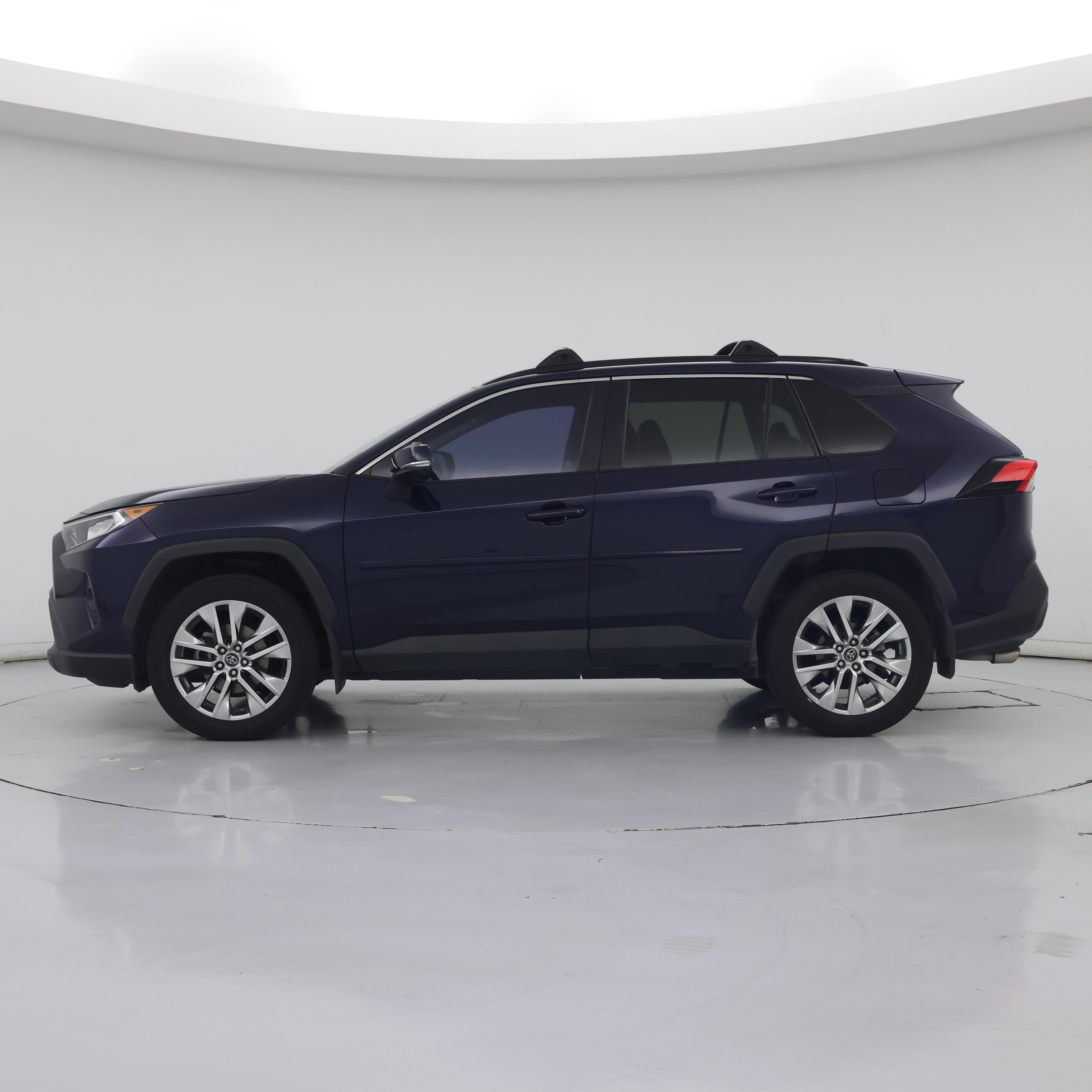 Thumbnail: 2020 Toyota RAV4 - 3