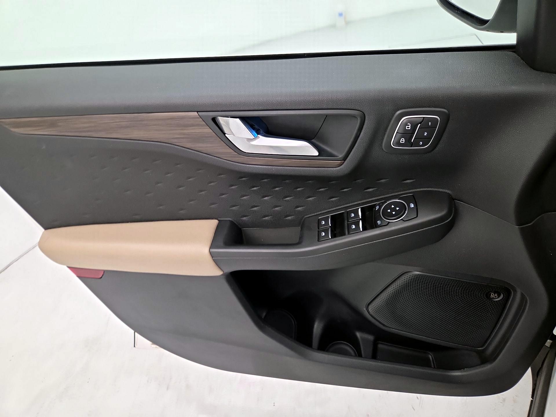 Thumbnail: 2020 Ford Escape - 12
