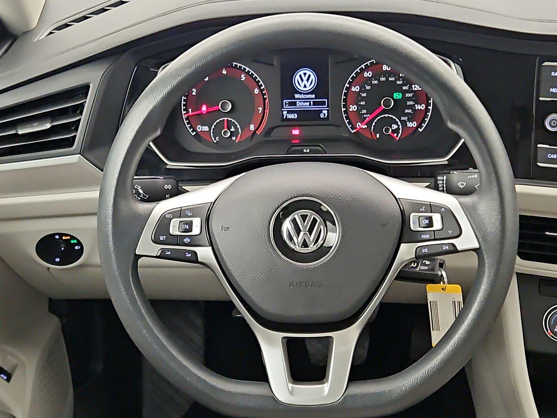 Thumbnail: 2019 Volkswagen Jetta - 10