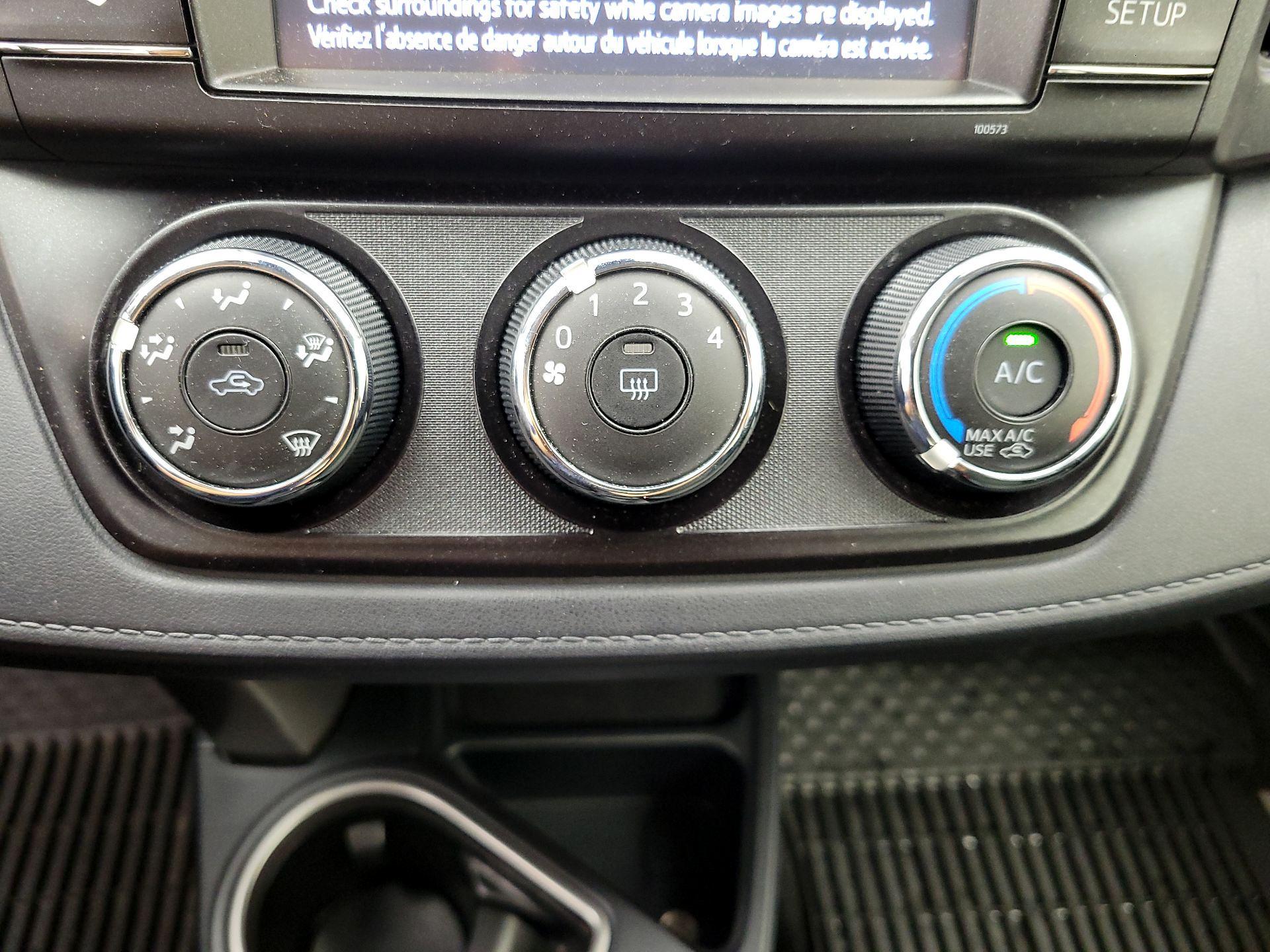 Thumbnail: 2018 Toyota RAV4 - 16
