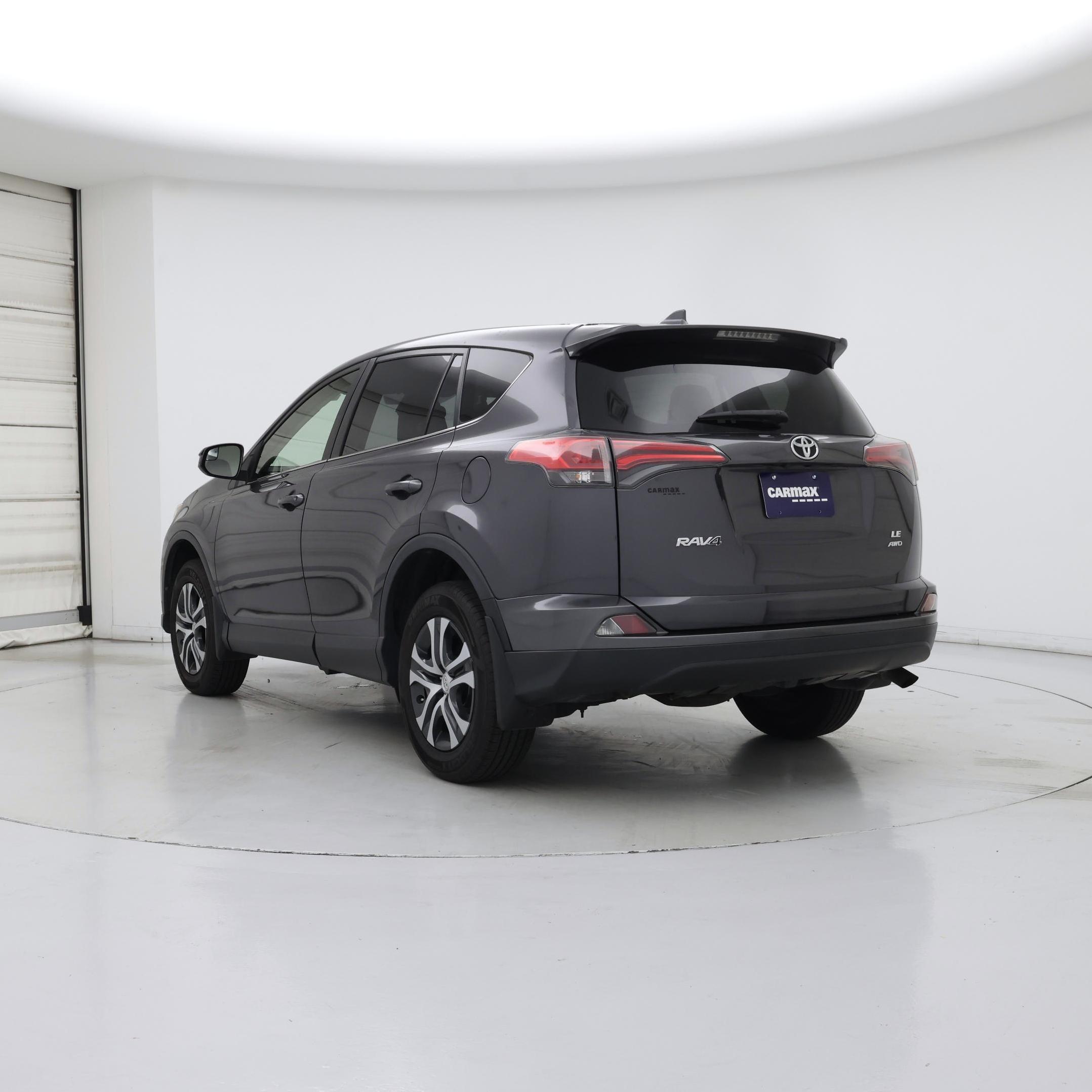 Thumbnail: 2018 Toyota RAV4 - 2