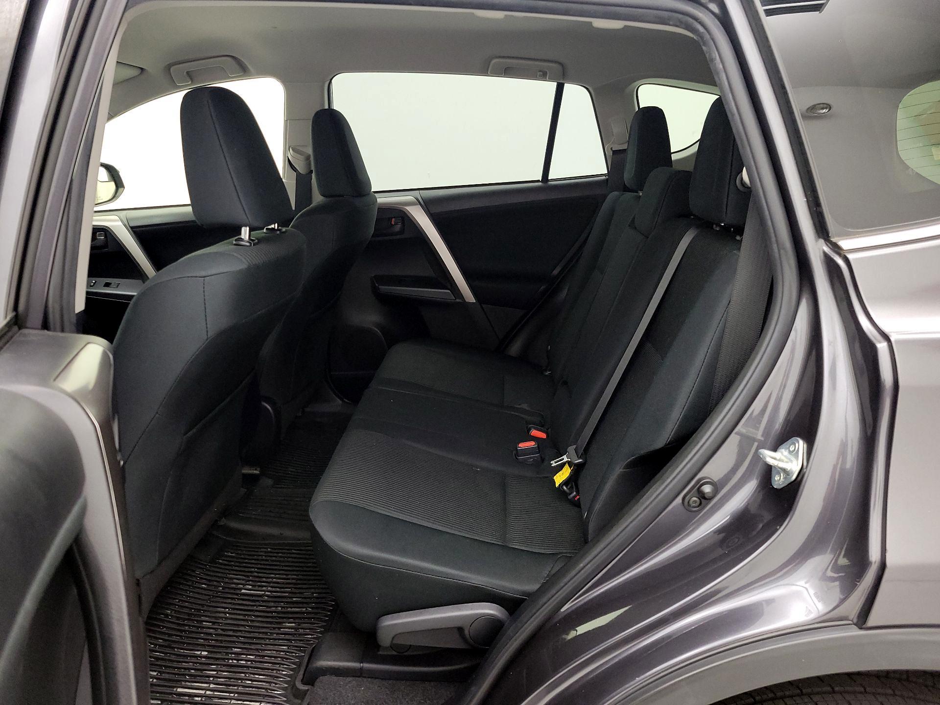 Thumbnail: 2018 Toyota RAV4 - 19