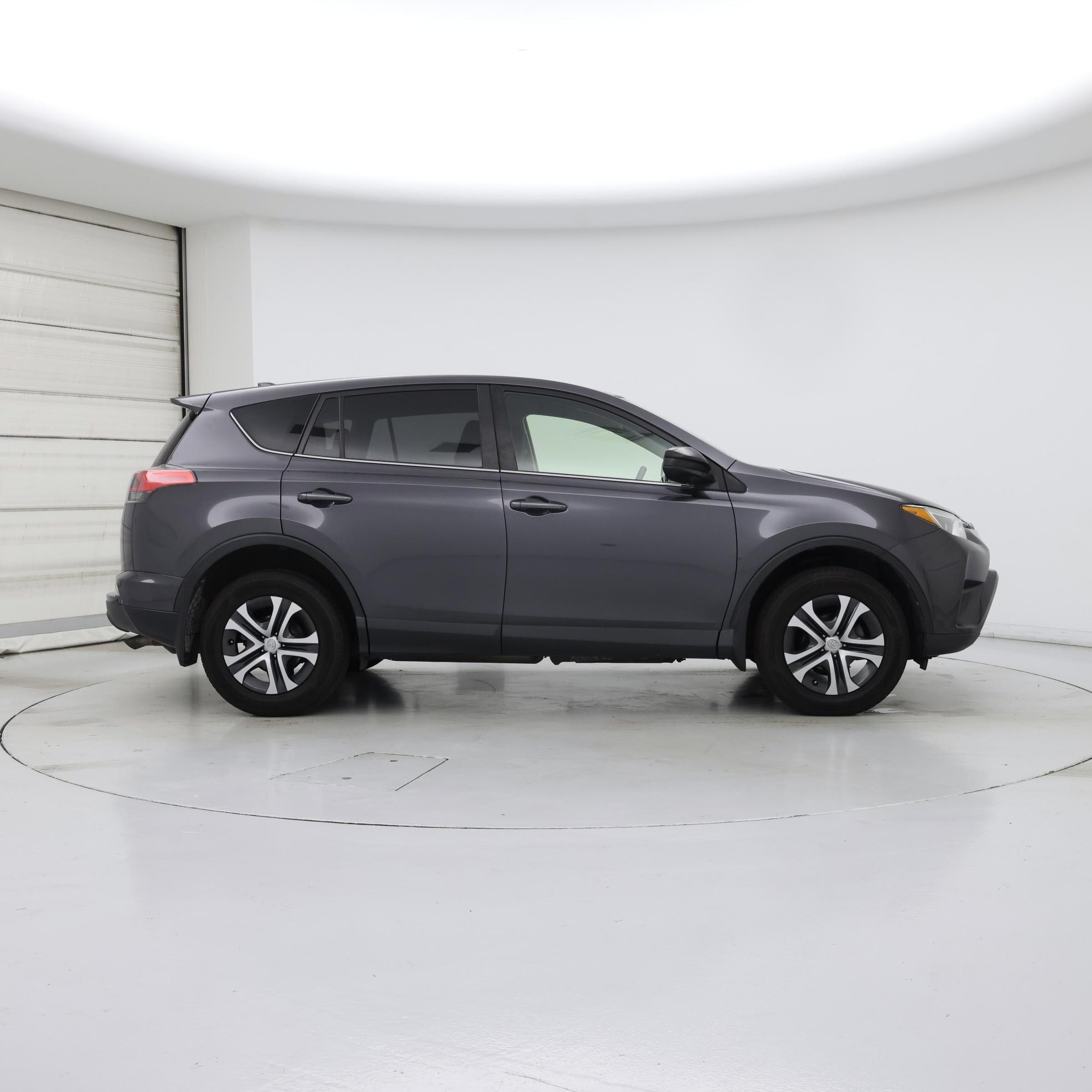 Thumbnail: 2018 Toyota RAV4 - 7