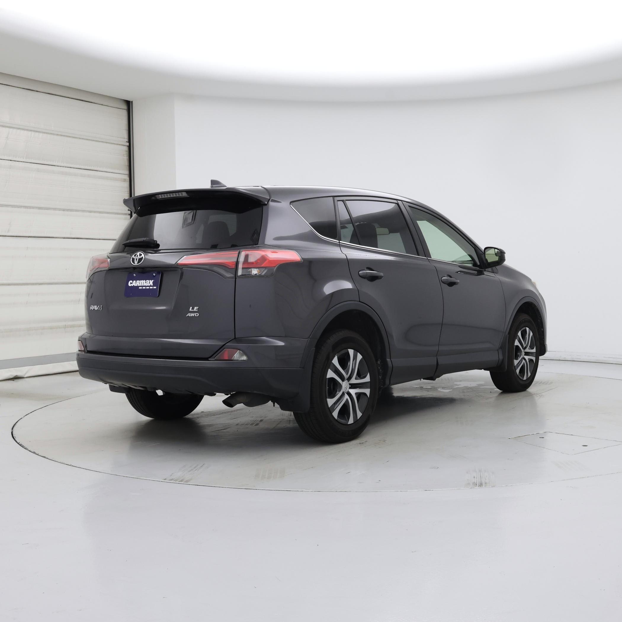 Thumbnail: 2018 Toyota RAV4 - 8