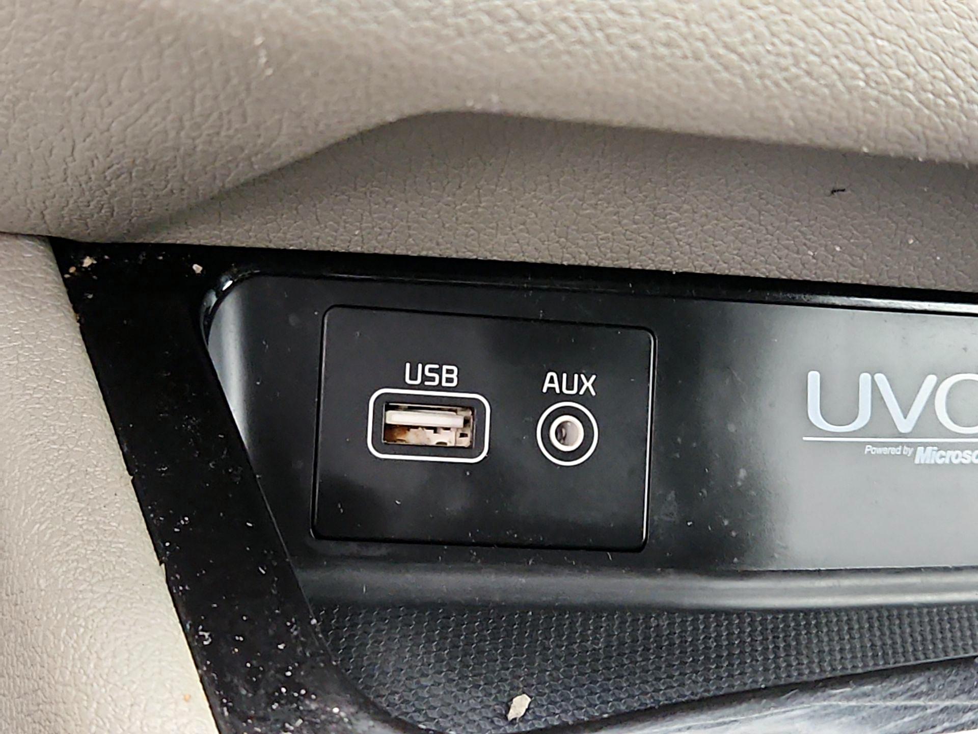 Thumbnail: 2016 Kia Sedona - 18