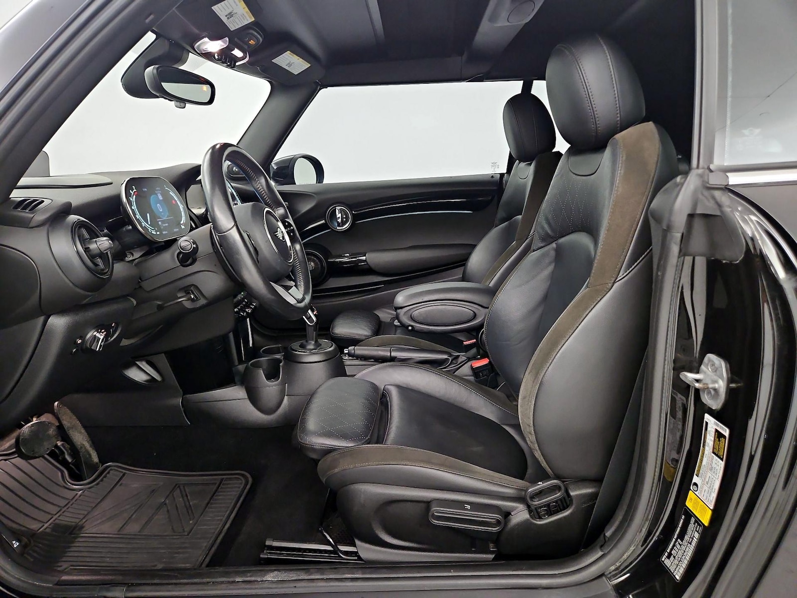 2022 MINI Convertible S - Photo 10
