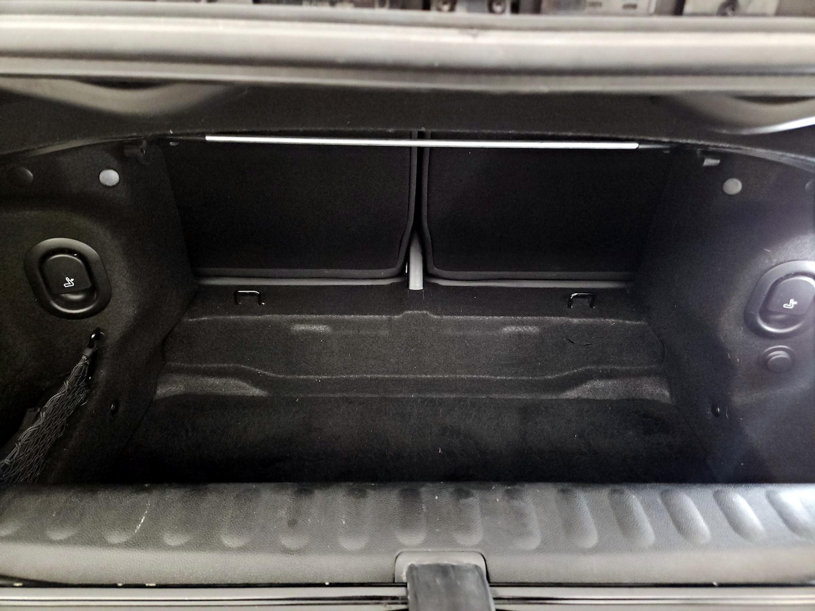 2022 MINI Convertible S - Photo 20