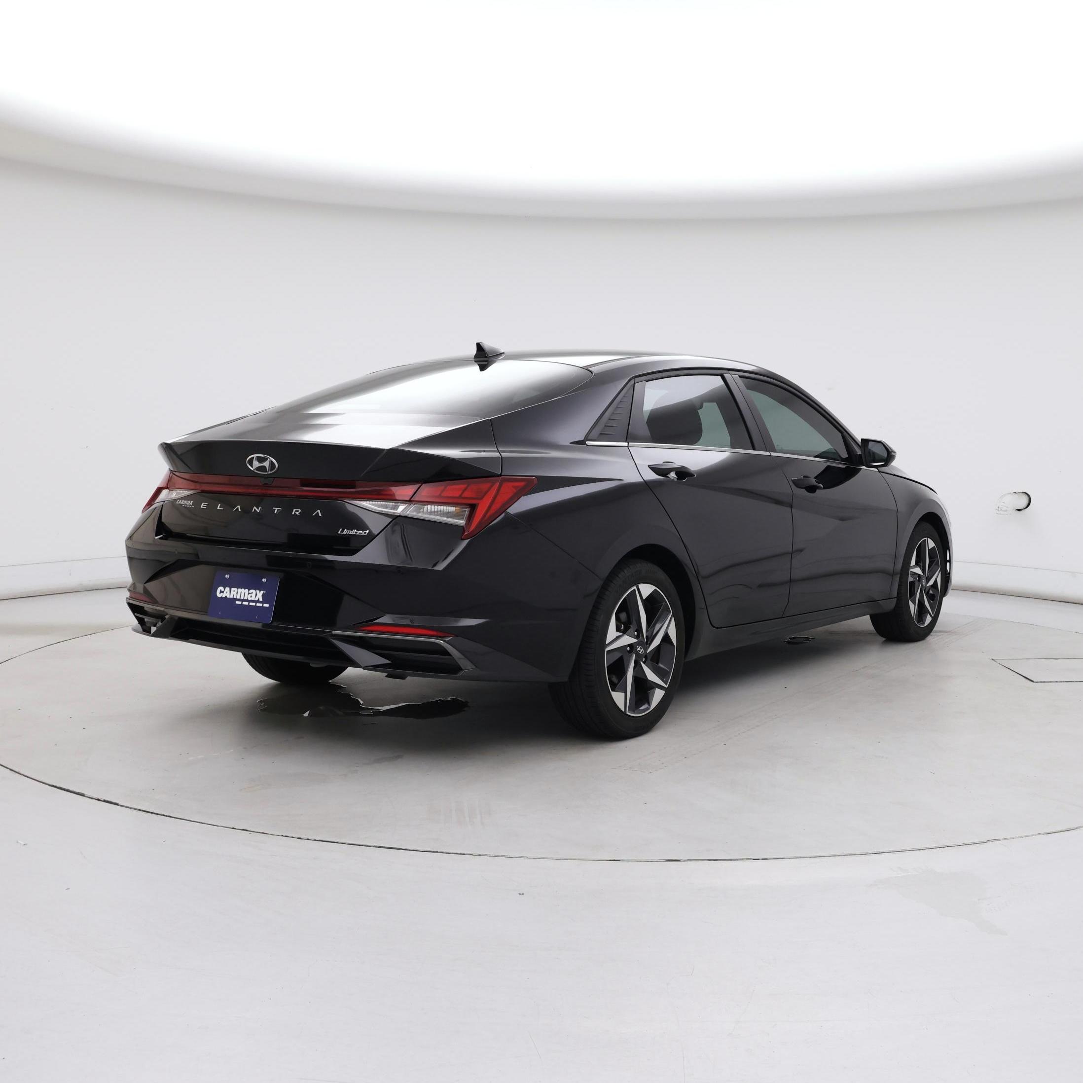 Thumbnail: 2023 Hyundai Elantra - 8