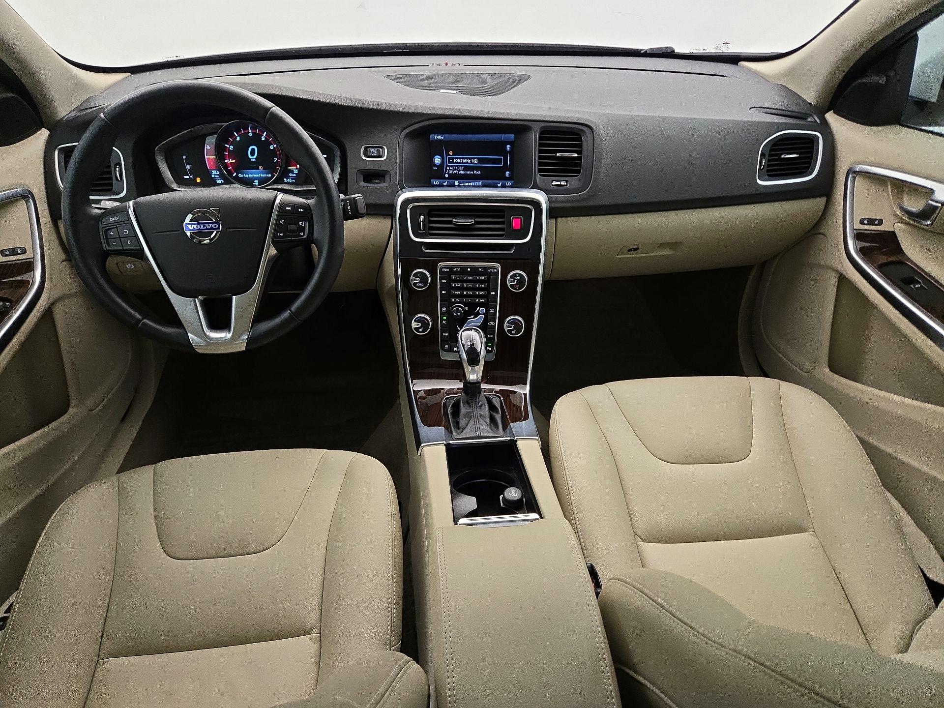 Thumbnail: 2015 Volvo S60 - 9