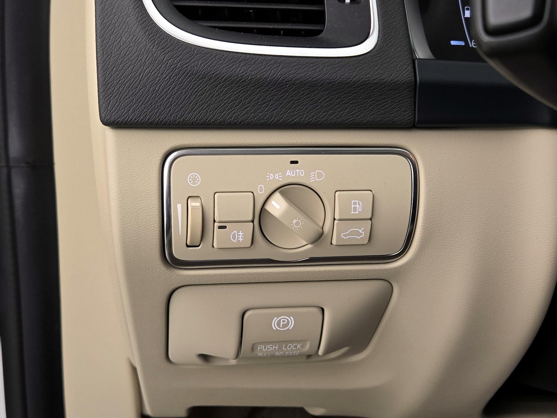 Thumbnail: 2015 Volvo S60 - 13