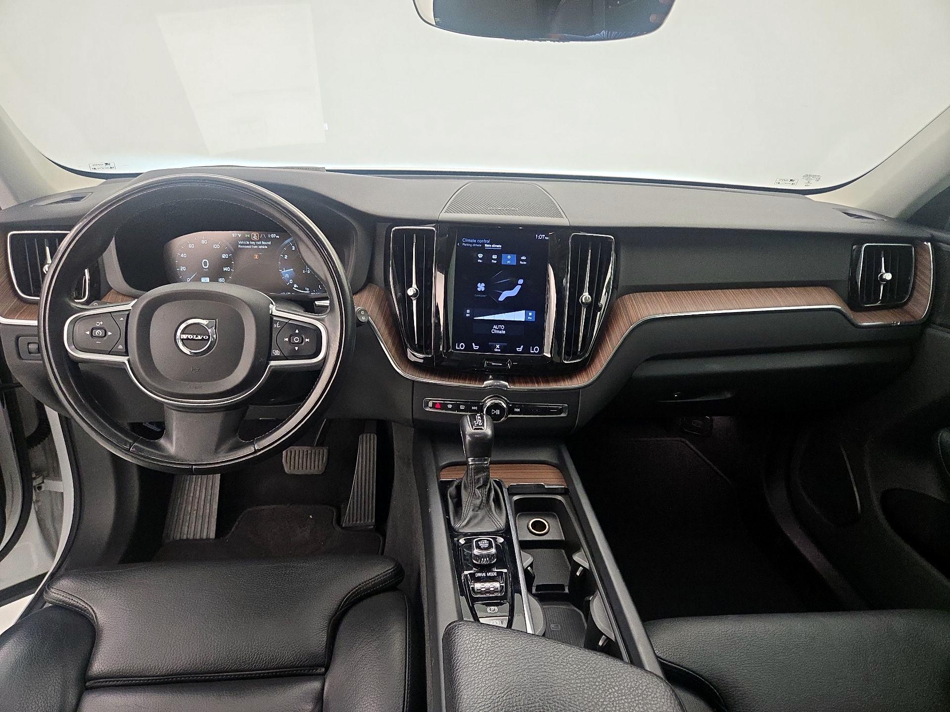 Thumbnail: 2019 Volvo XC60 - 9
