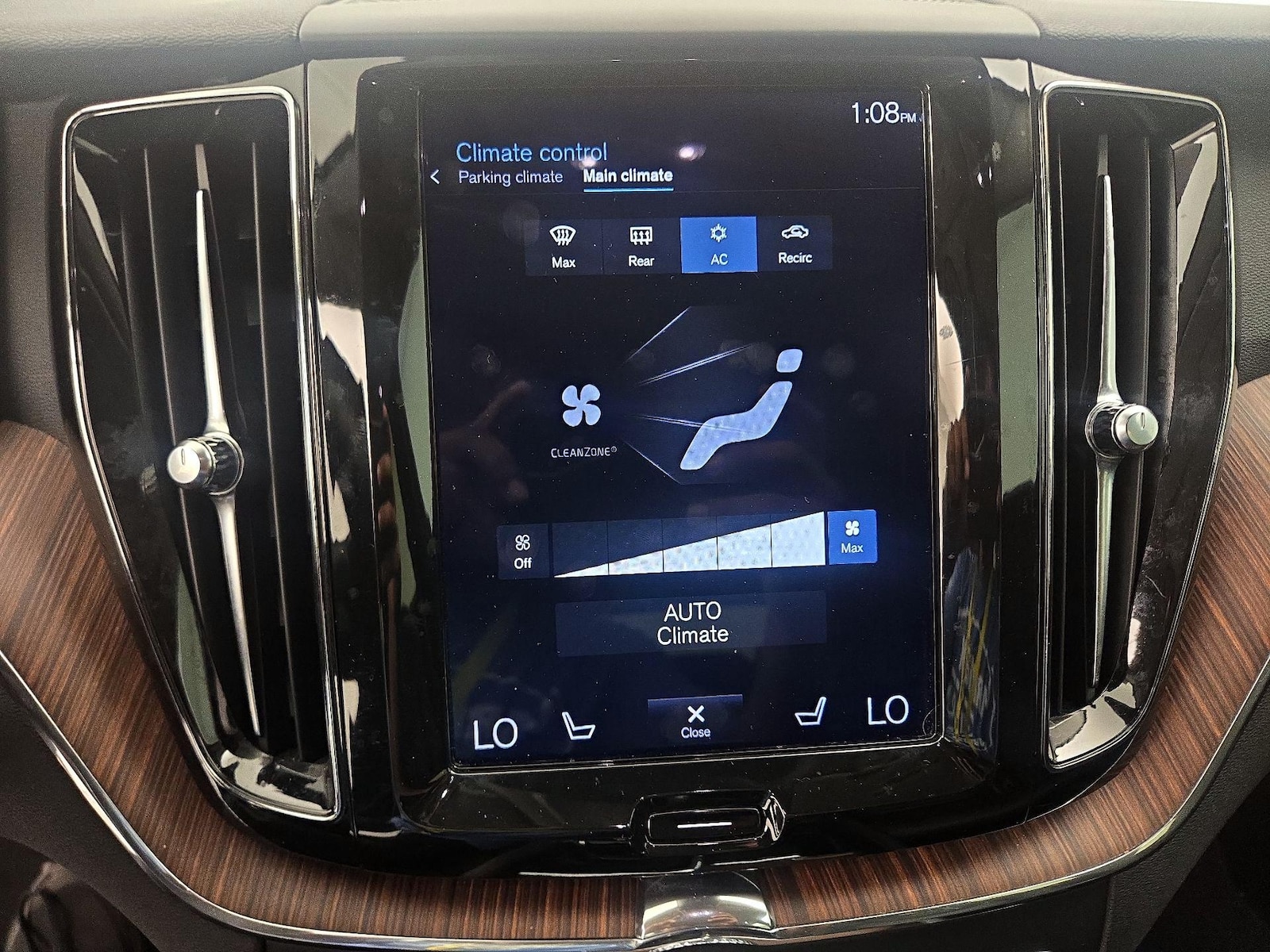 2019 Volvo XC60 Momentum - Photo 18