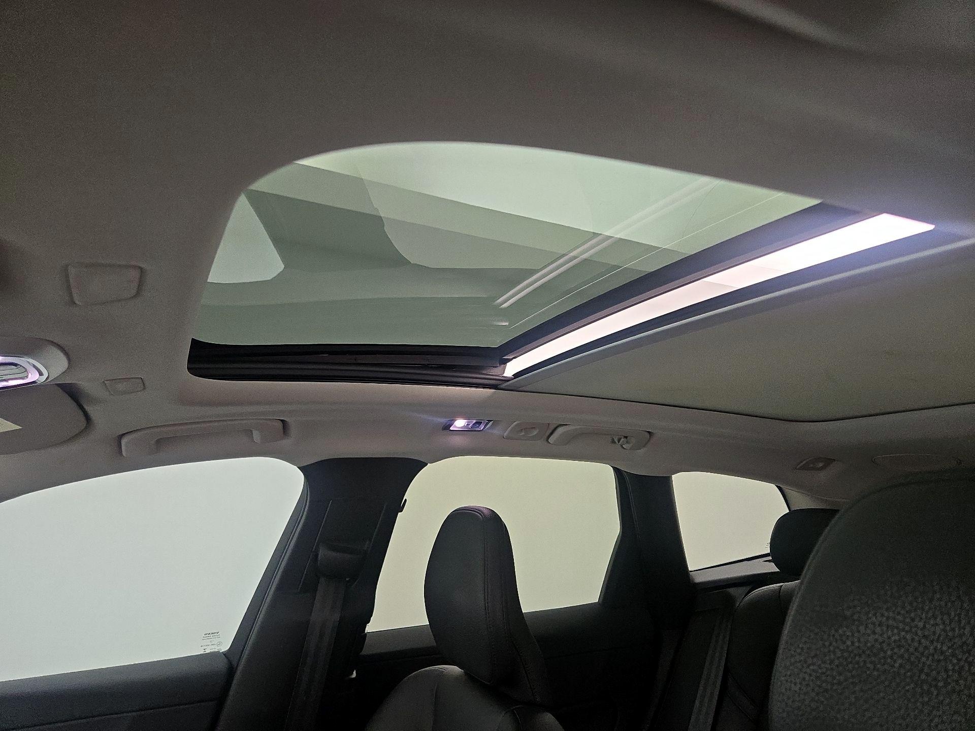 Thumbnail: 2019 Volvo XC60 - 20