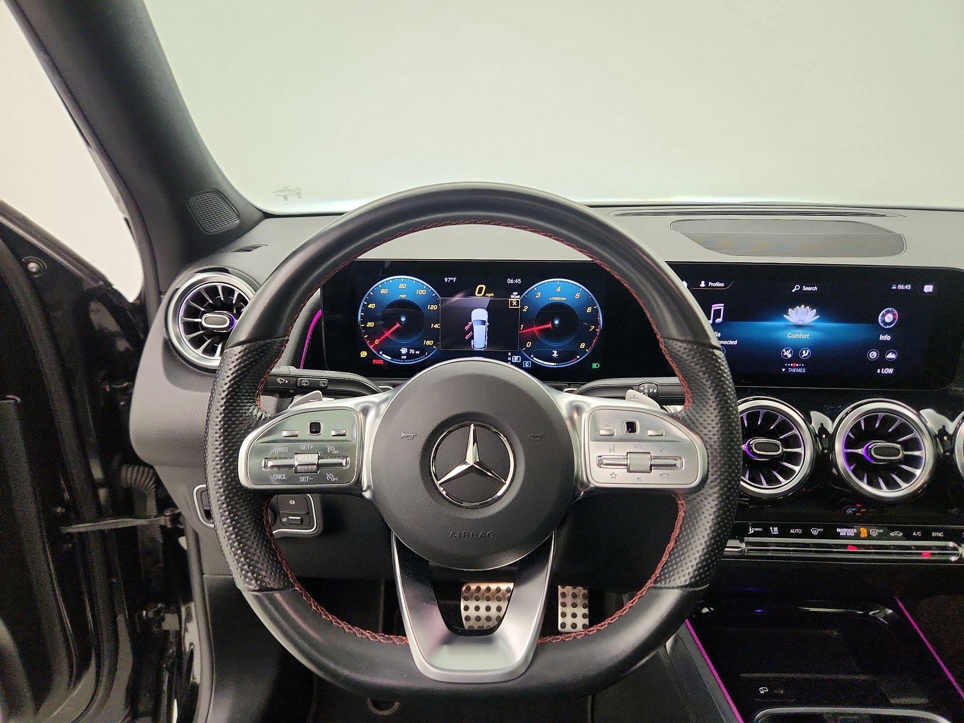 Thumbnail: 2023 Mercedes-Benz GLB - 10