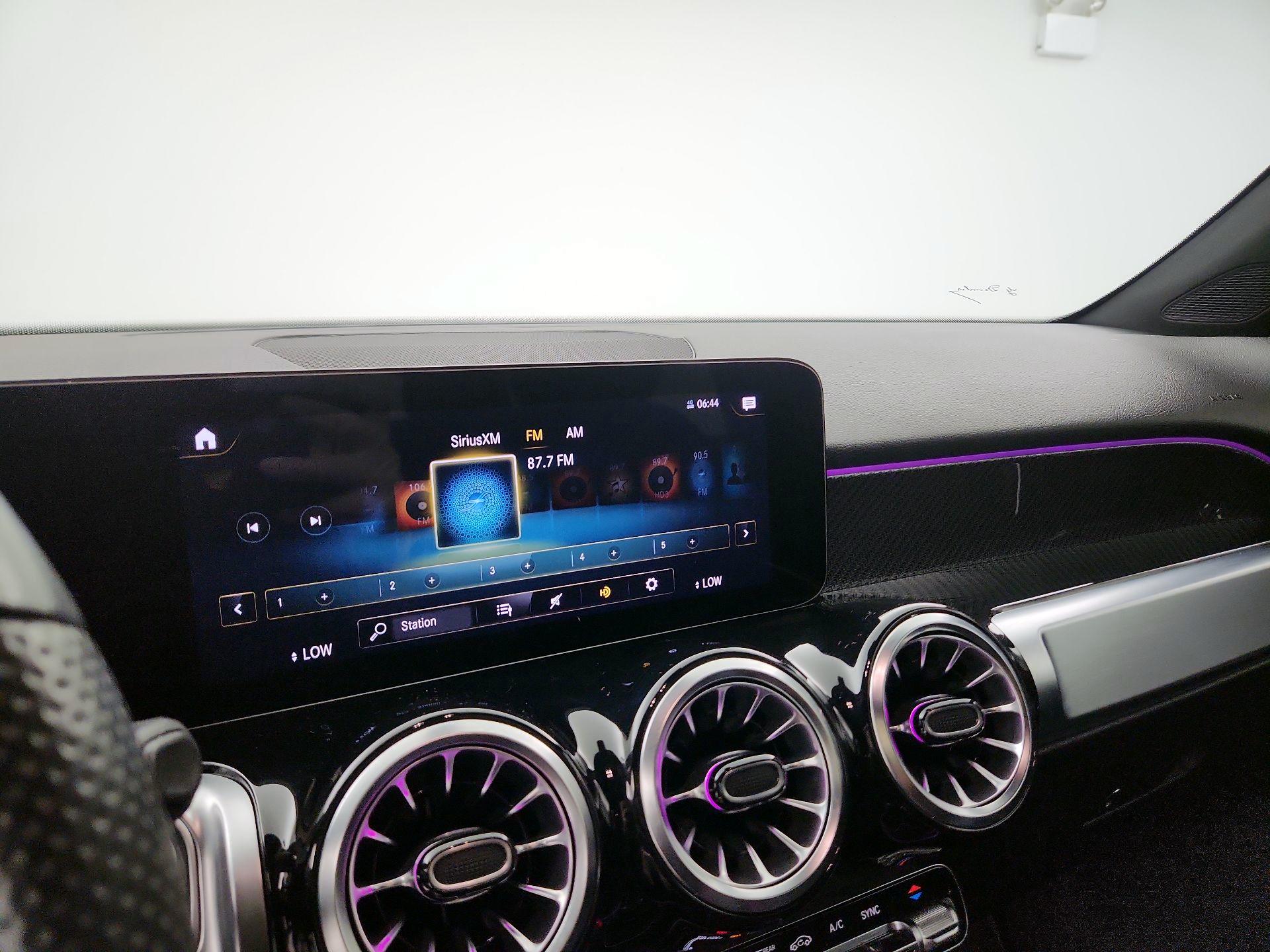 Thumbnail: 2023 Mercedes-Benz GLB - 15