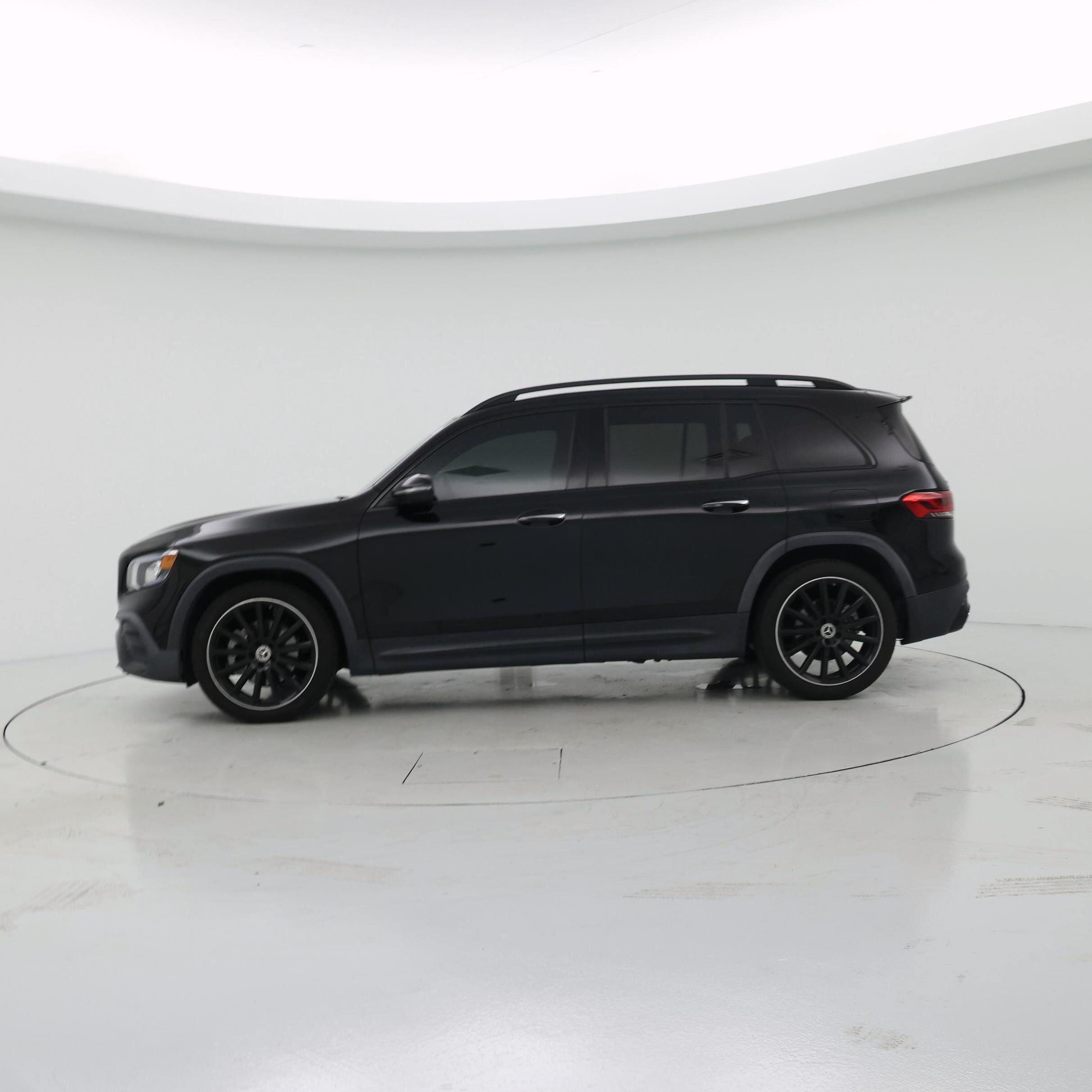 Thumbnail: 2023 Mercedes-Benz GLB - 3