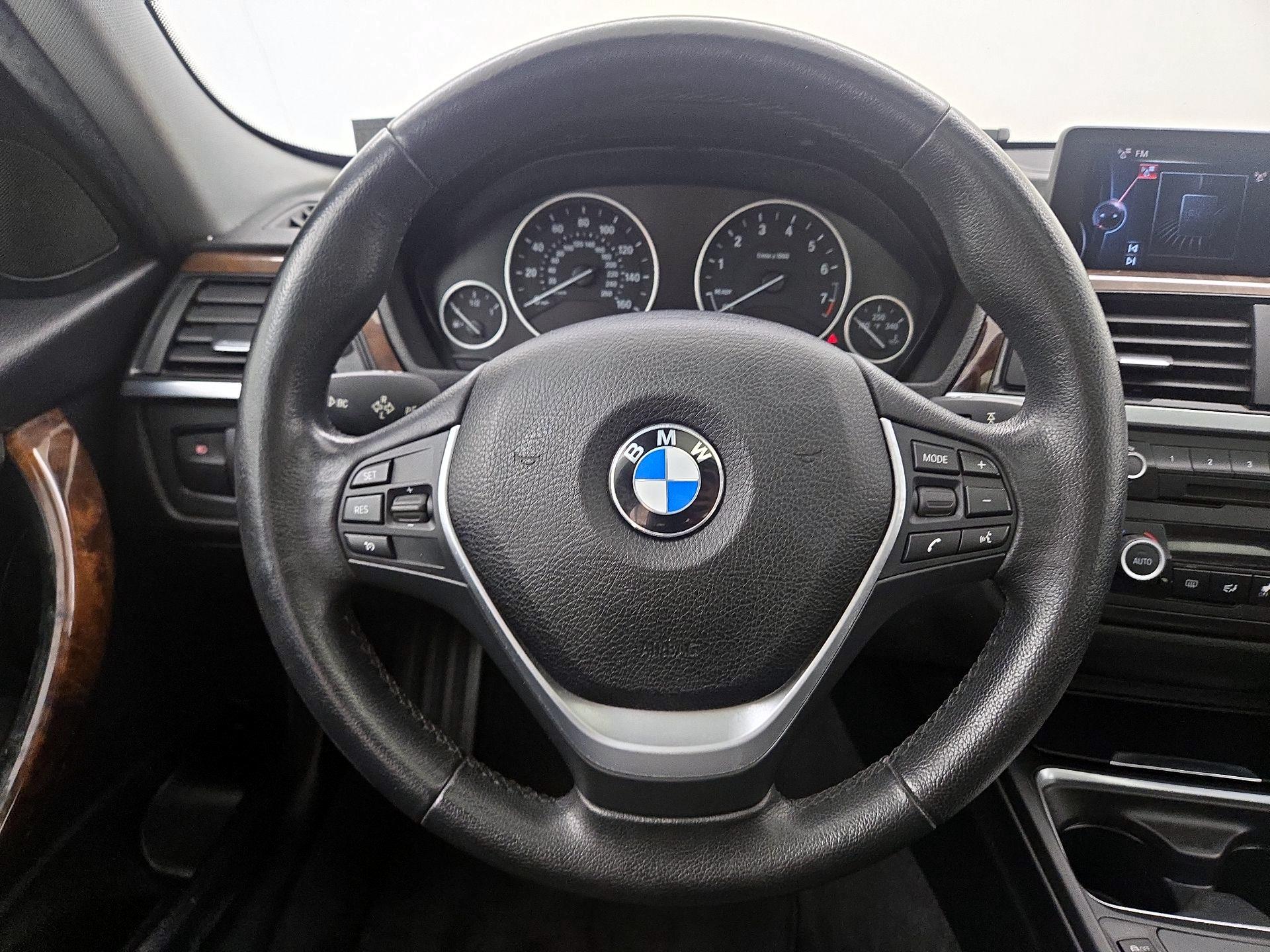 Thumbnail: 2015 BMW 3 Series - 10