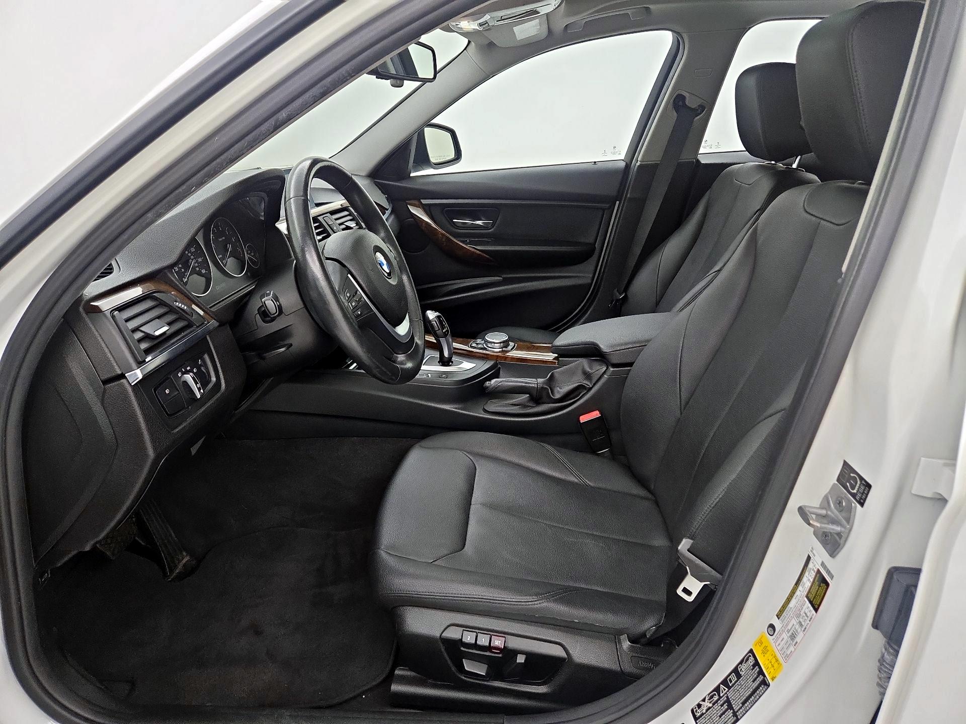 Thumbnail: 2015 BMW 3 Series - 11