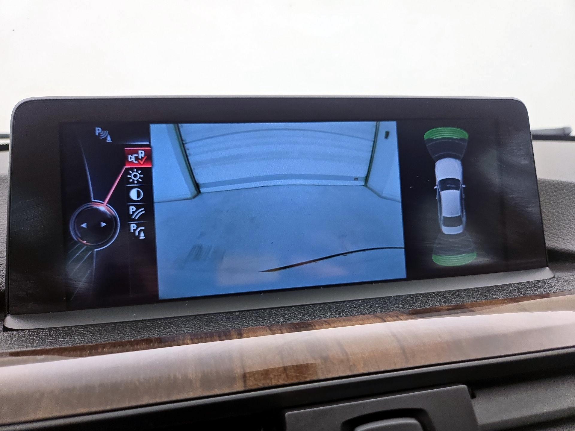 Thumbnail: 2015 BMW 3 Series - 14
