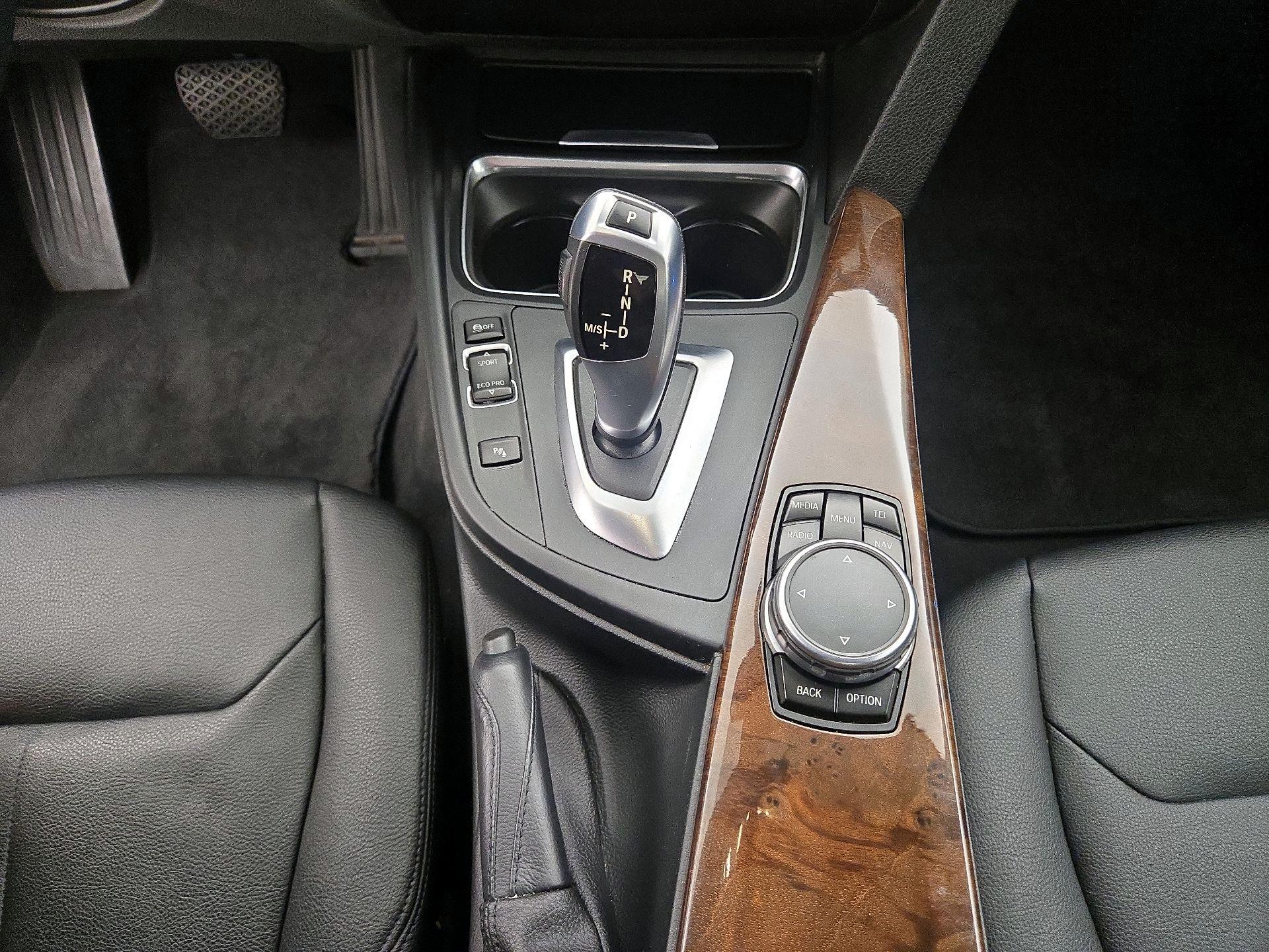 Thumbnail: 2015 BMW 3 Series - 17