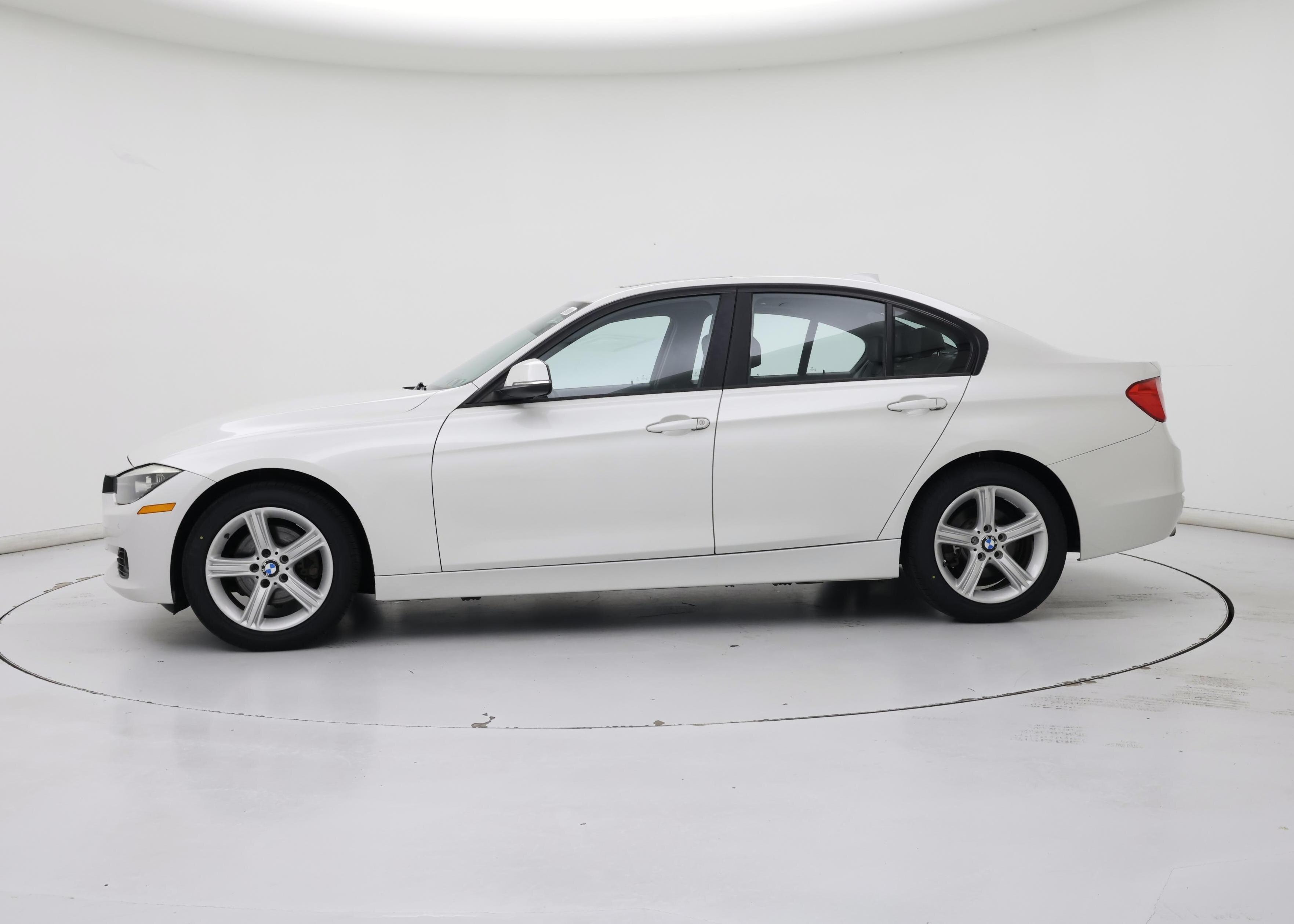 Thumbnail: 2015 BMW 3 Series - 3