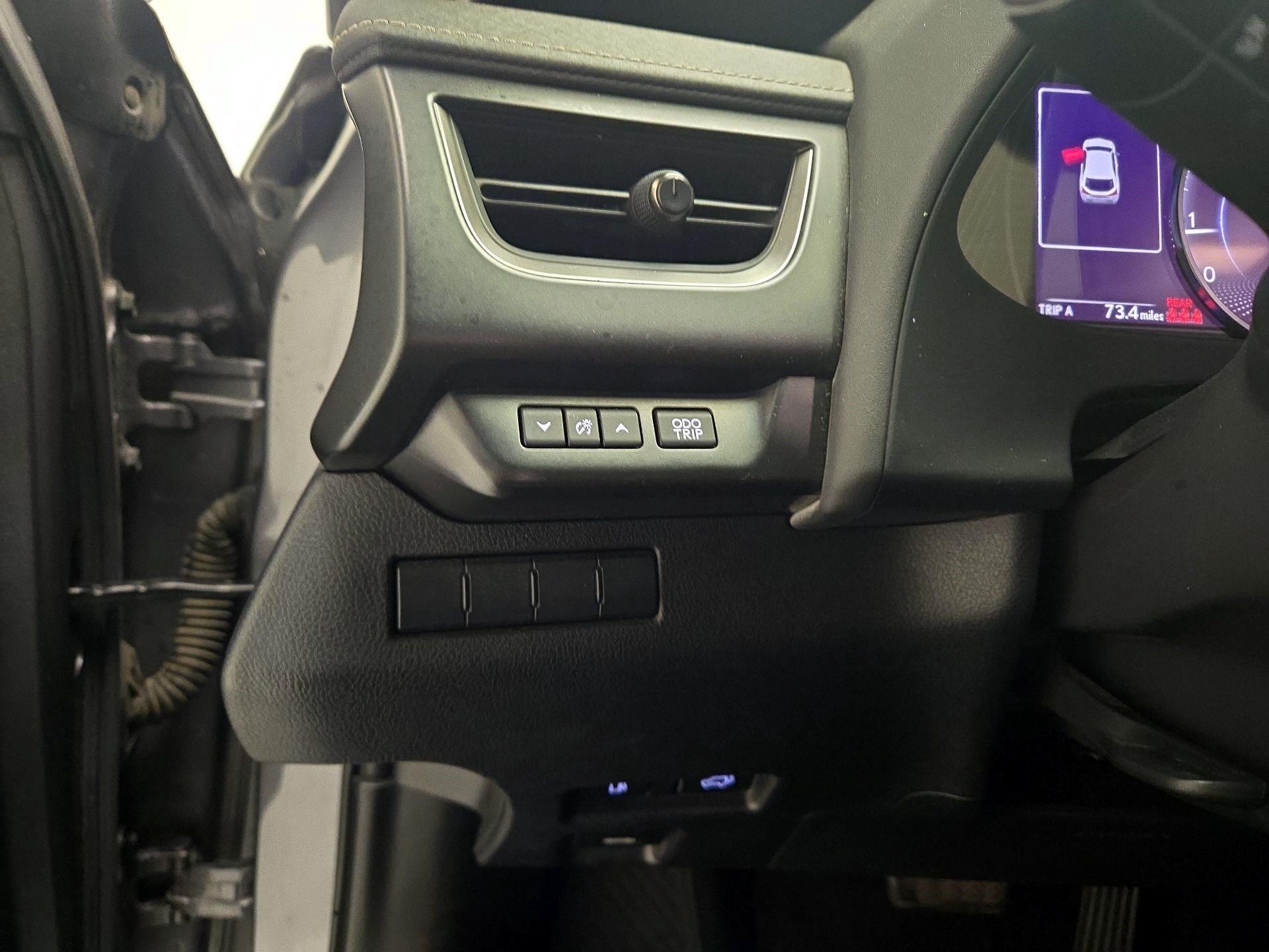 Thumbnail: 2019 Lexus UX - 11