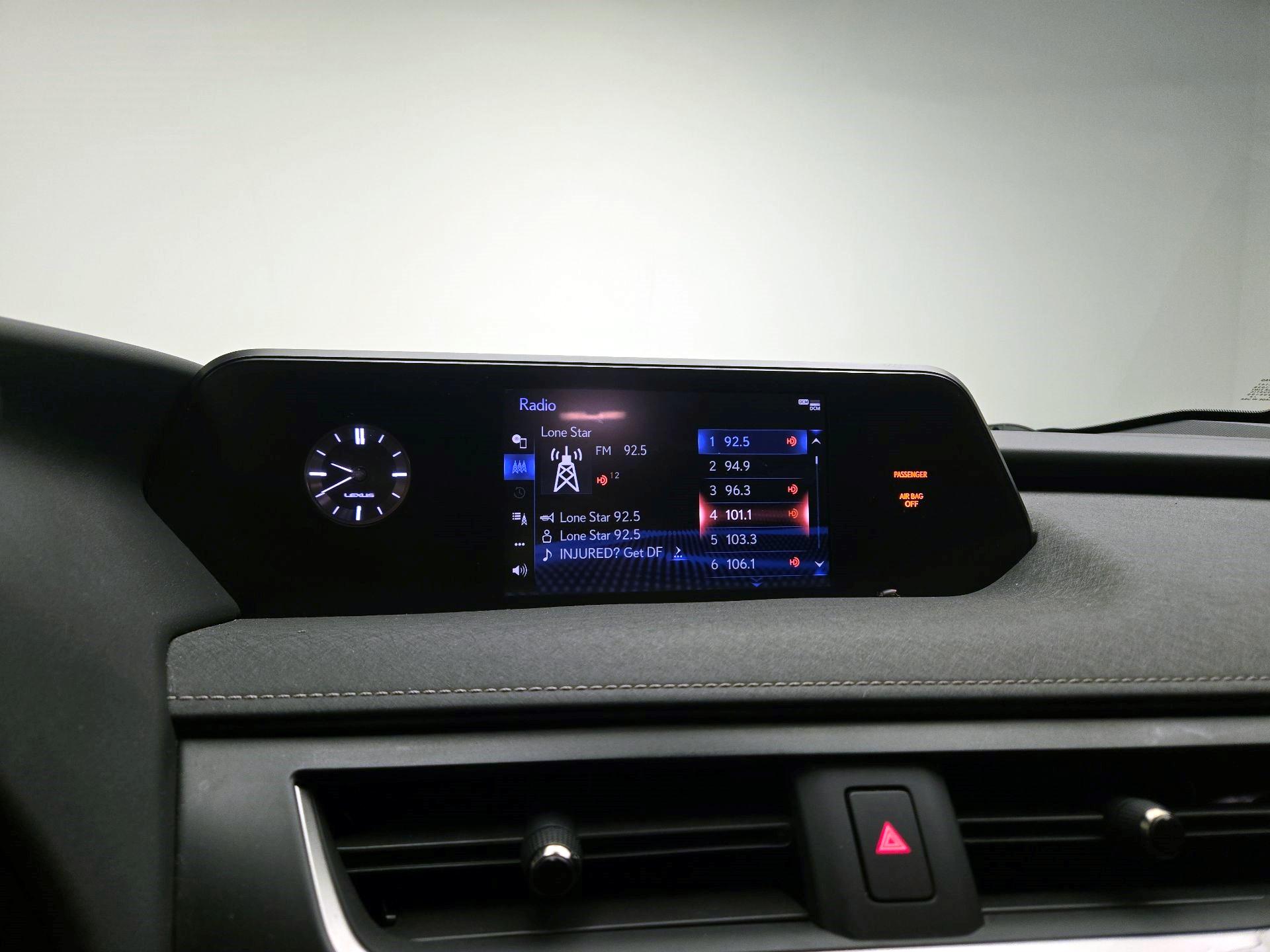 Thumbnail: 2019 Lexus UX - 13