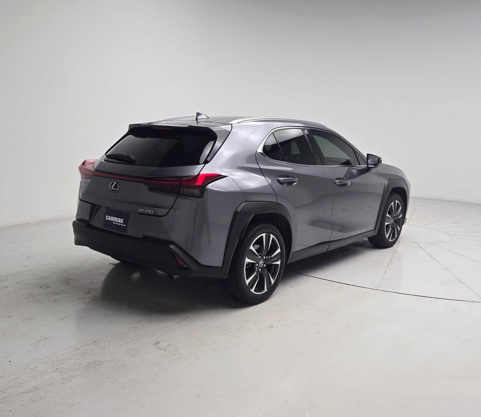Thumbnail: 2019 Lexus UX - 5