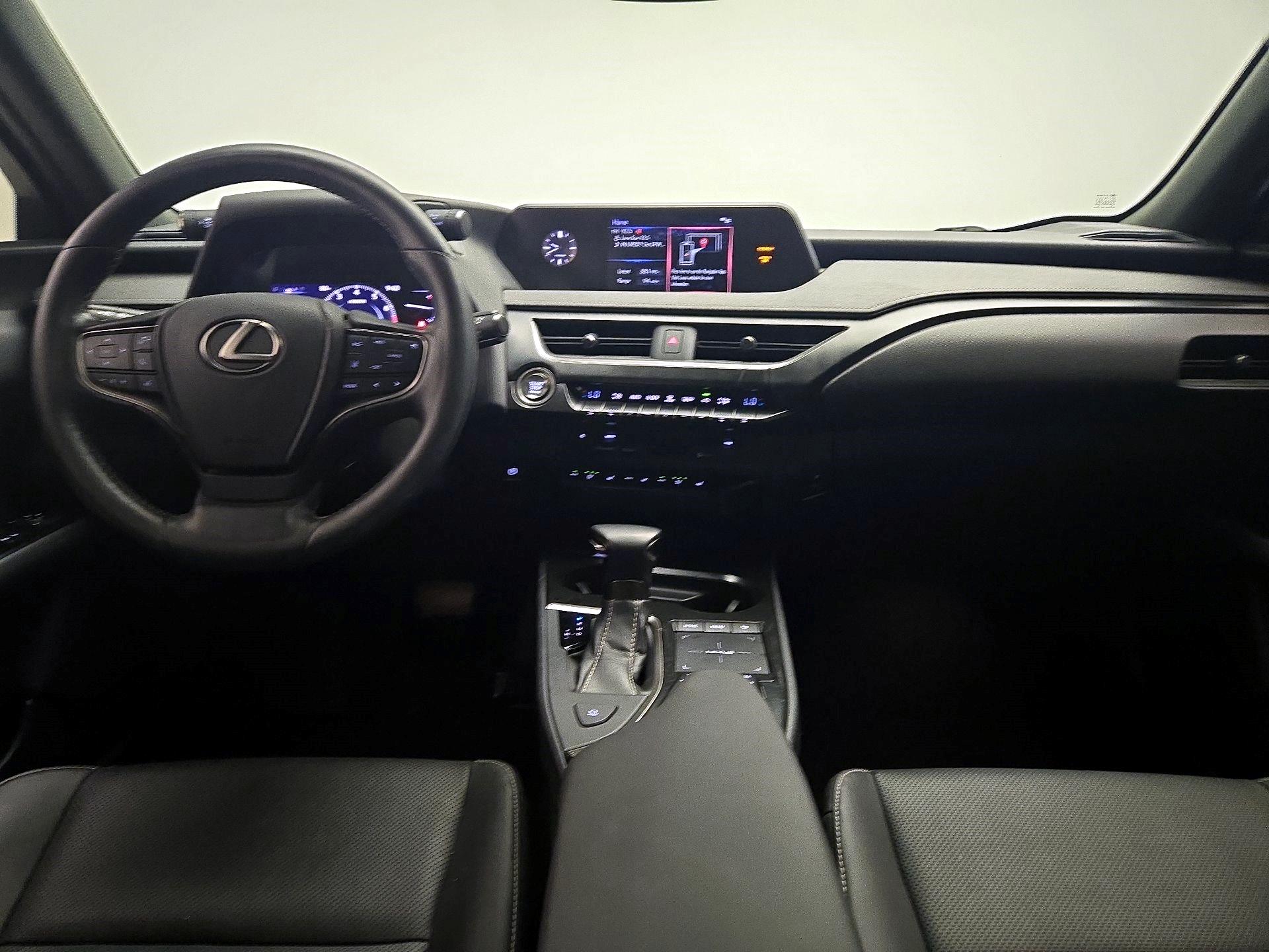 Thumbnail: 2019 Lexus UX - 8