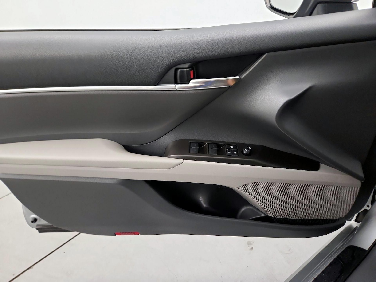 2022 Toyota Camry SE - Photo 13