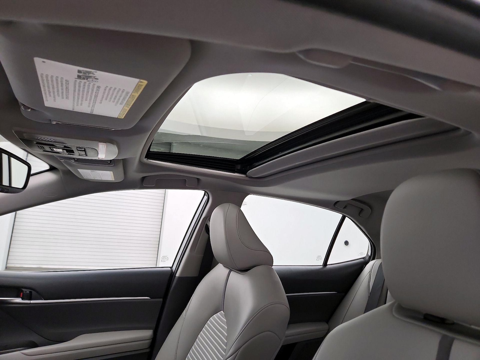 2022 Toyota Camry SE - Photo 20