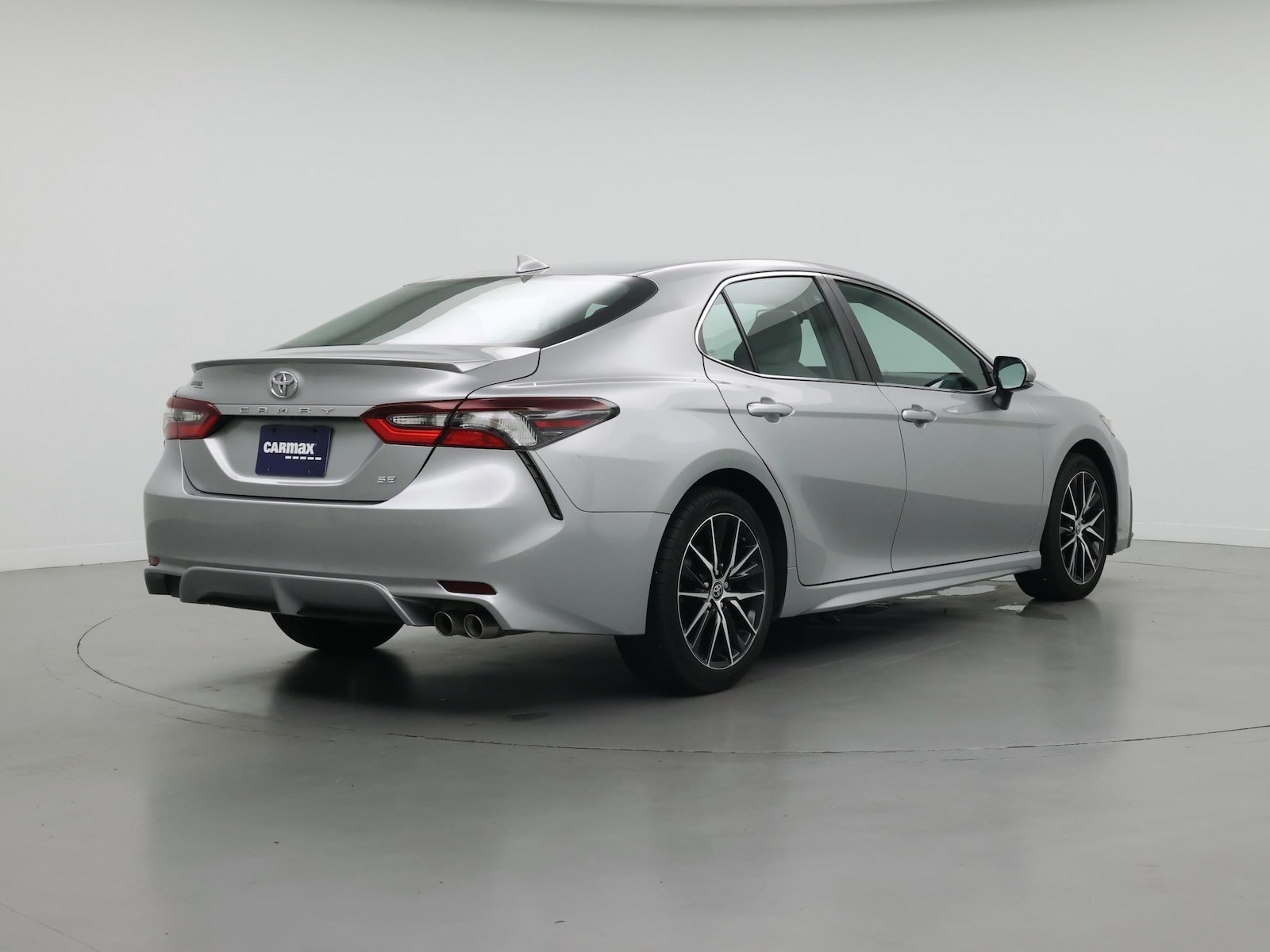 2022 Toyota Camry SE - Photo 9