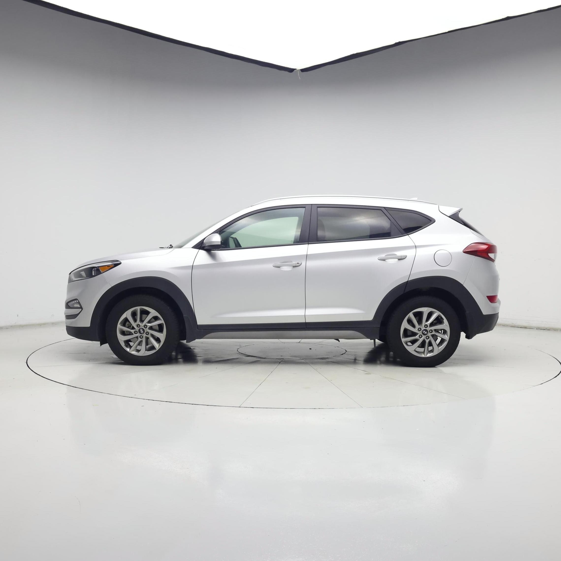 Thumbnail: 2018 Hyundai Tucson - 3