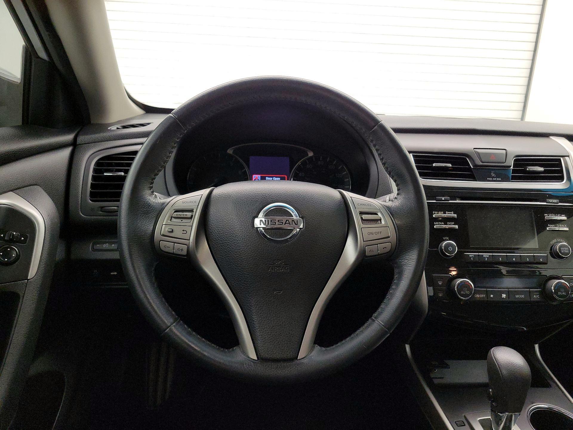 Thumbnail: 2015 Nissan Altima - 10