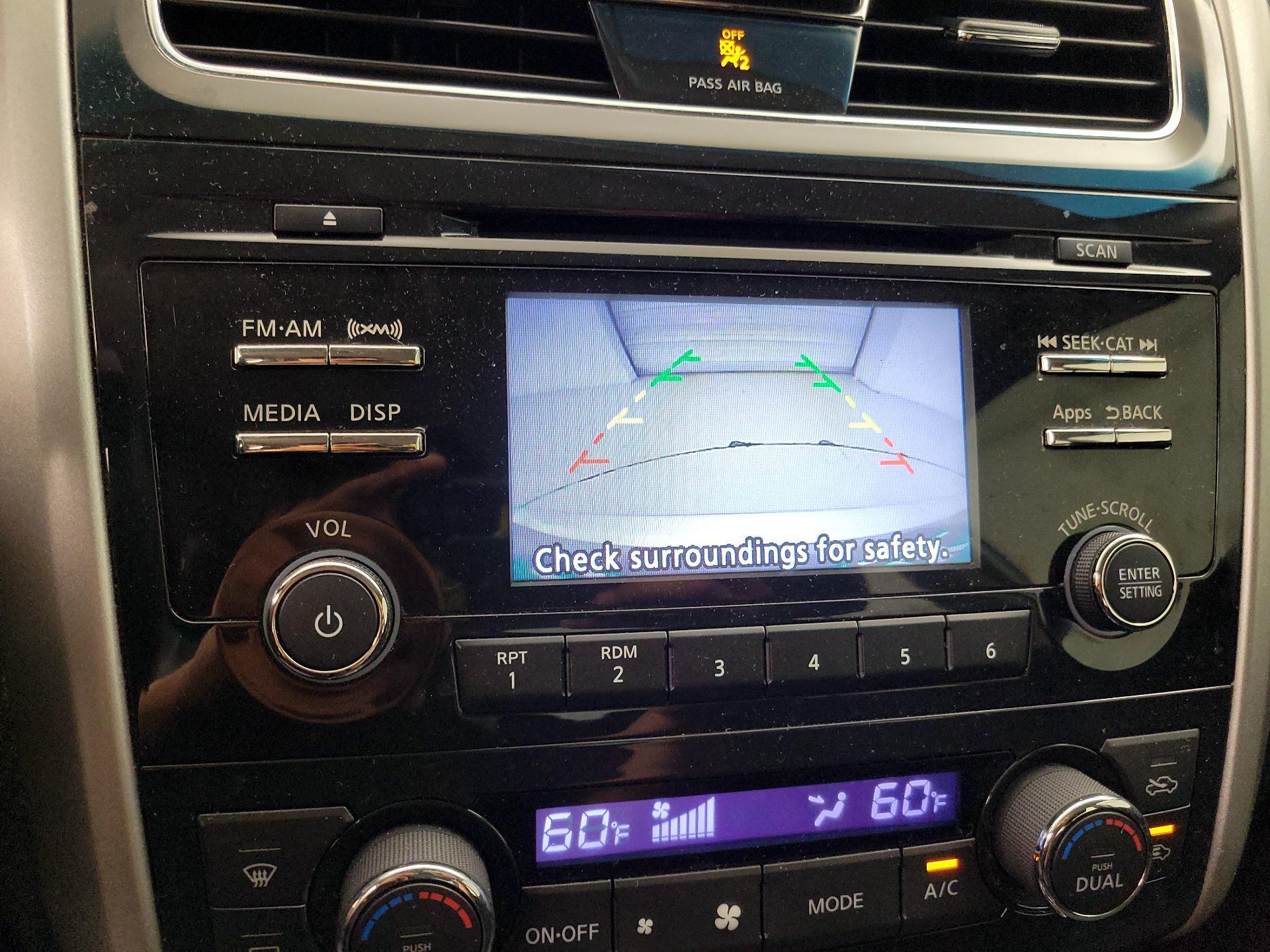 Thumbnail: 2015 Nissan Altima - 14