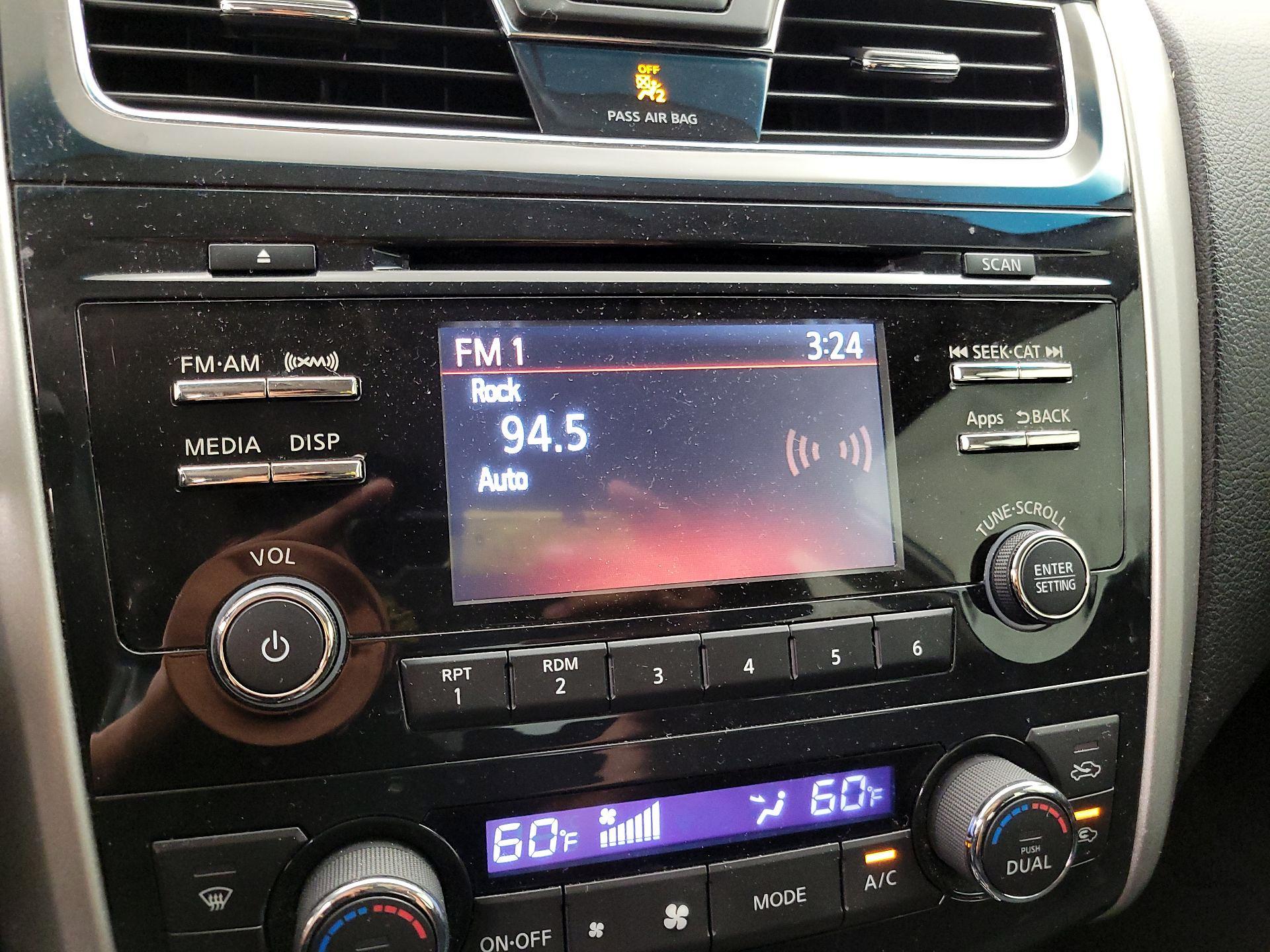 Thumbnail: 2015 Nissan Altima - 15