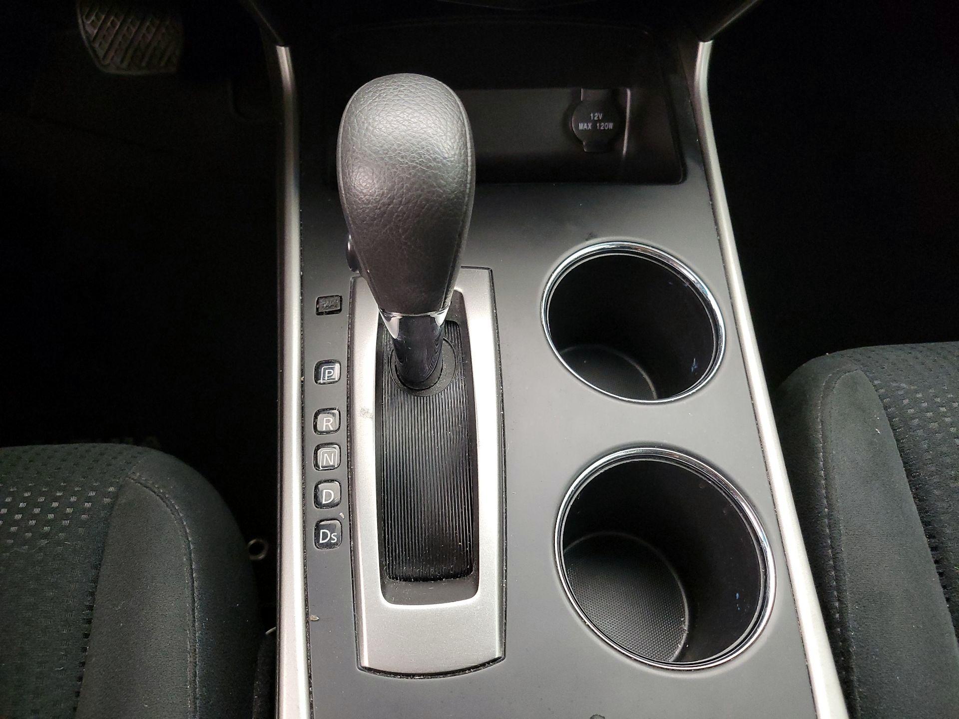 Thumbnail: 2015 Nissan Altima - 17