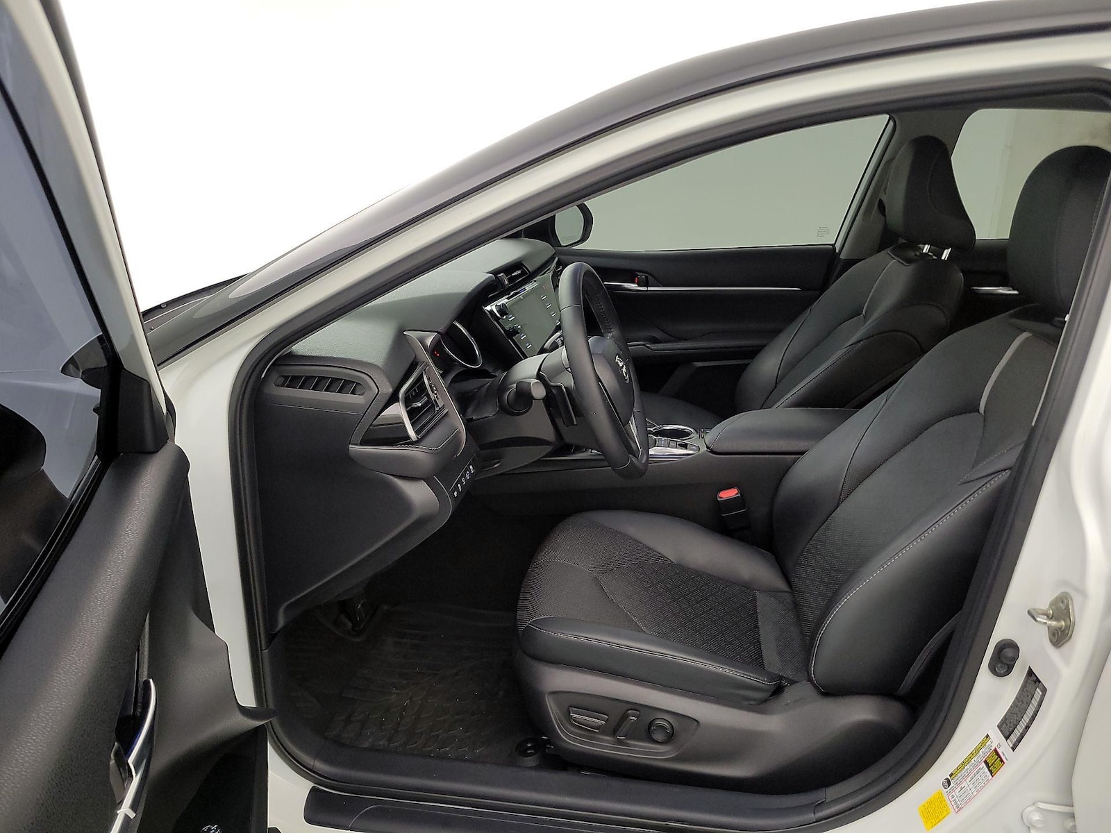 2020 Toyota Camry XSE - Photo 12