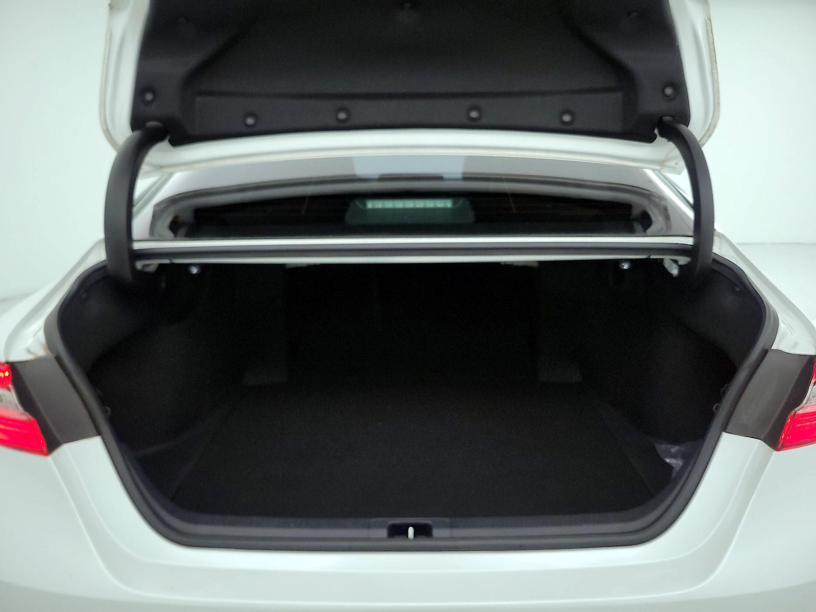 2020 Toyota Camry XSE - Photo 23